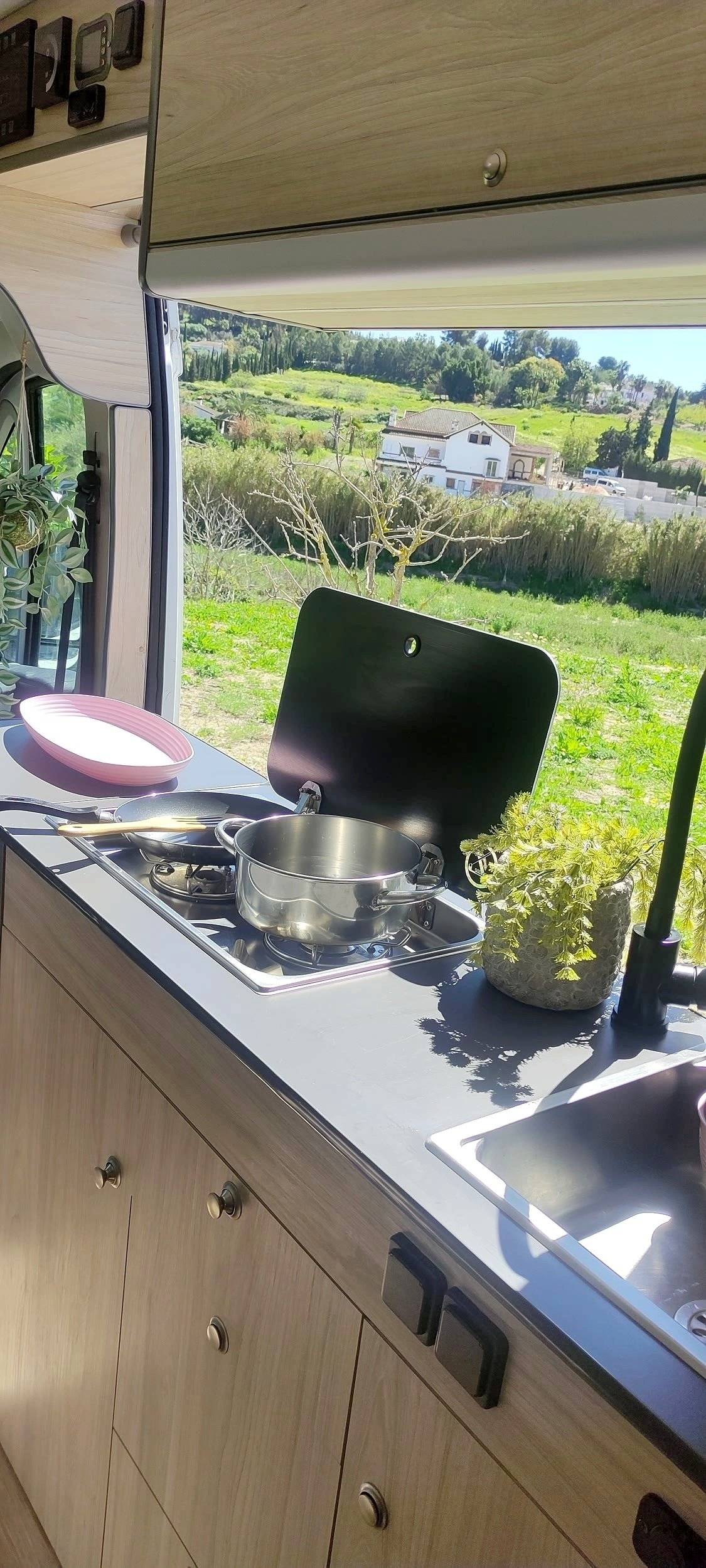 Kitchen Citroën Jumper 2,0 l 160 ch - Yescapa