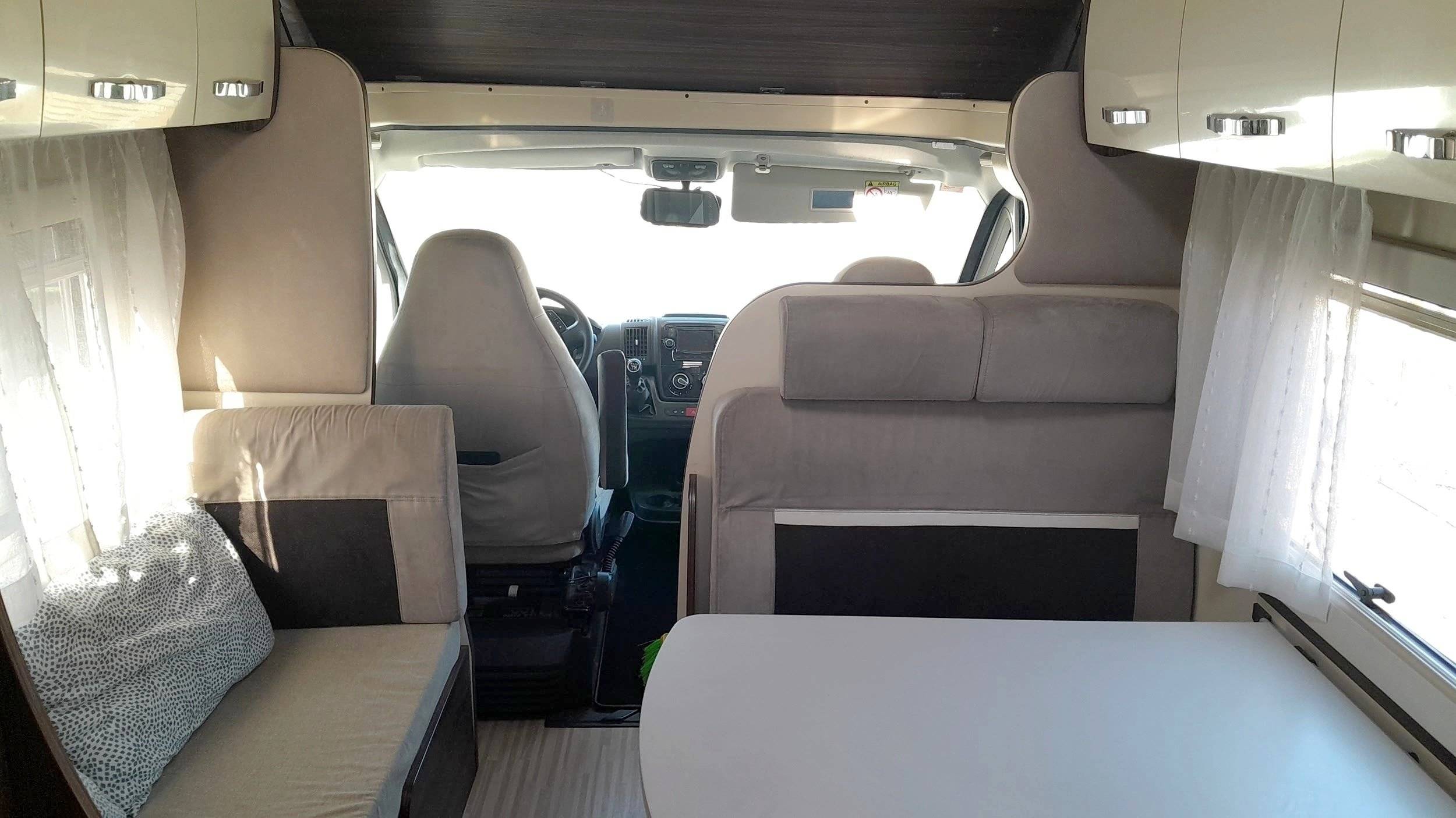 Dinette Fiat 2,3 l 130 ch. - Yescapa