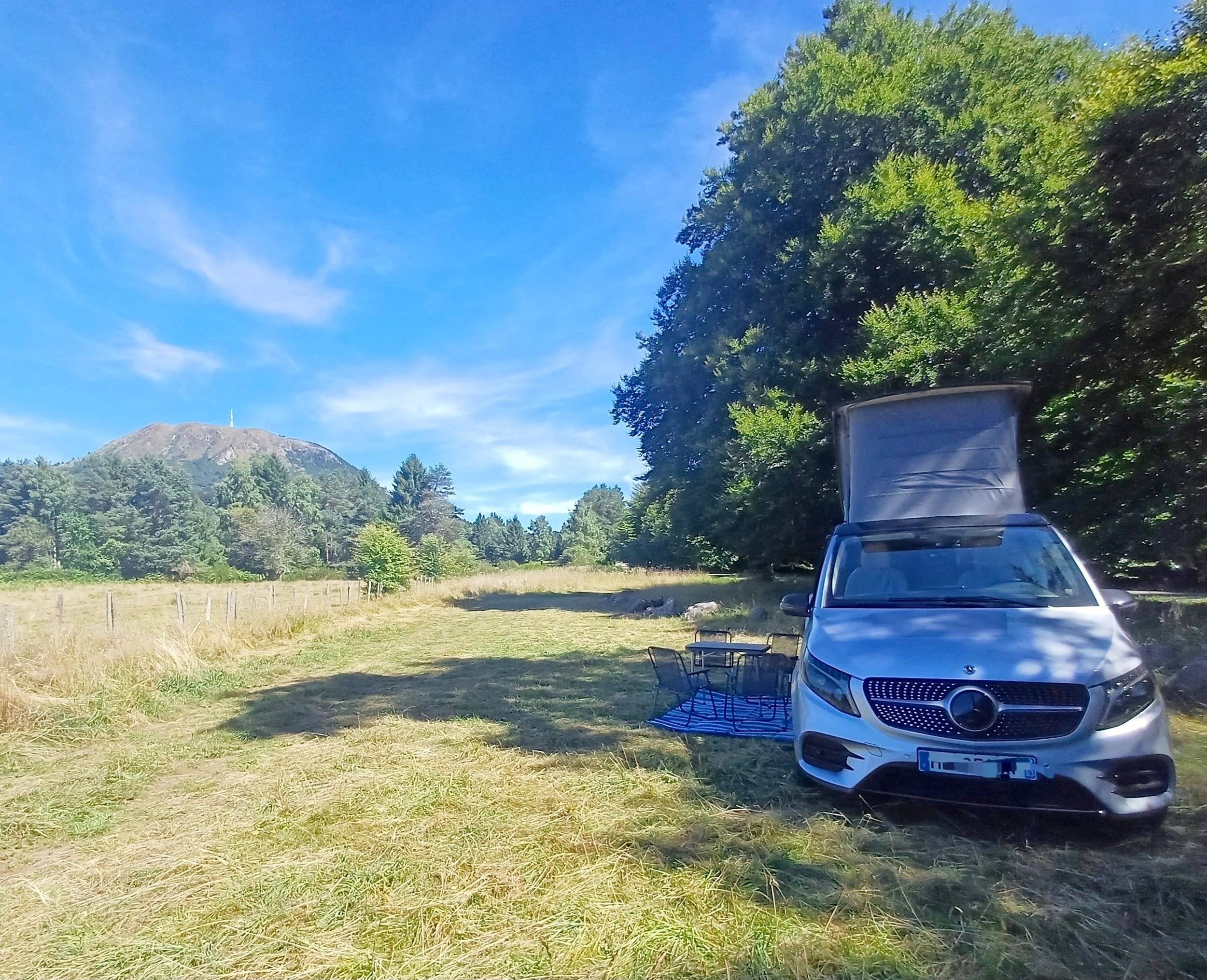 Vue avant de 3/4 Mercedes Marco Polo 300d 4Matic Edition AMG - Yescapa