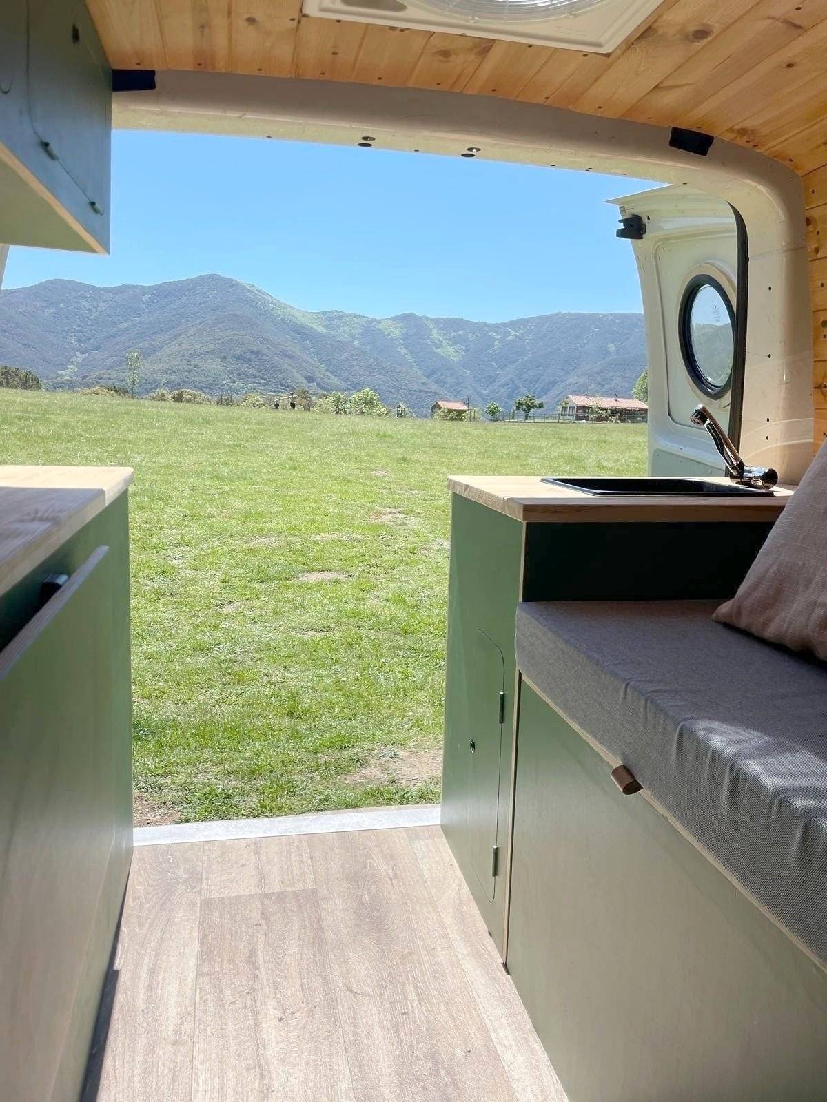 Volkswagen Transporter T5 2.5TDI