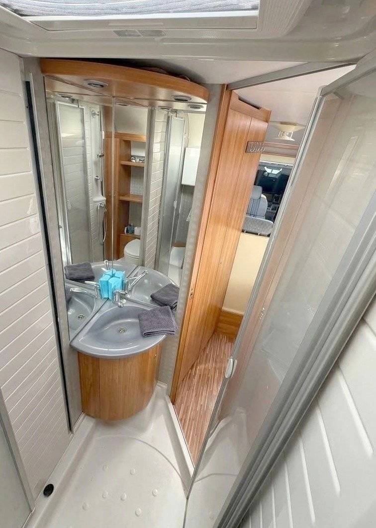 Couchages Fiat Ducato 2,2 l JTD 130 ch. - Yescapa