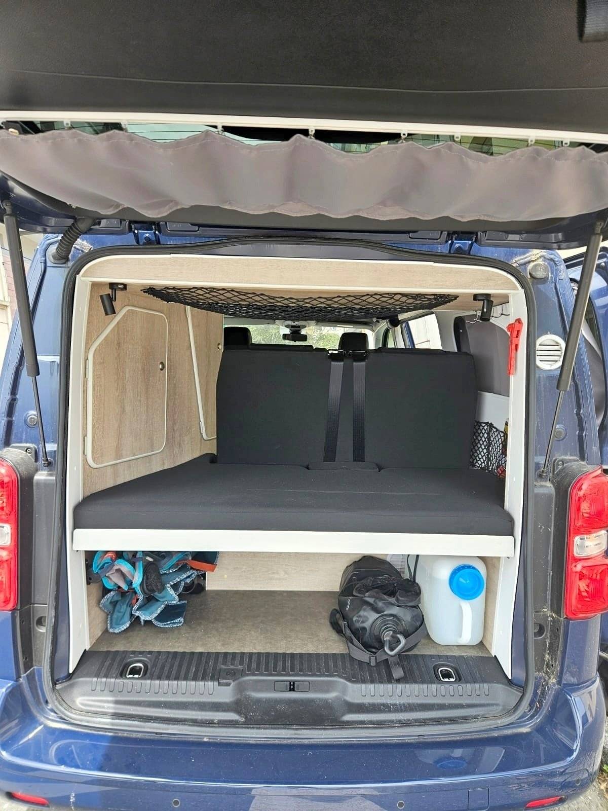 Iroise Fourgons Aménagés Expert Blue HDI 2 L 150ch