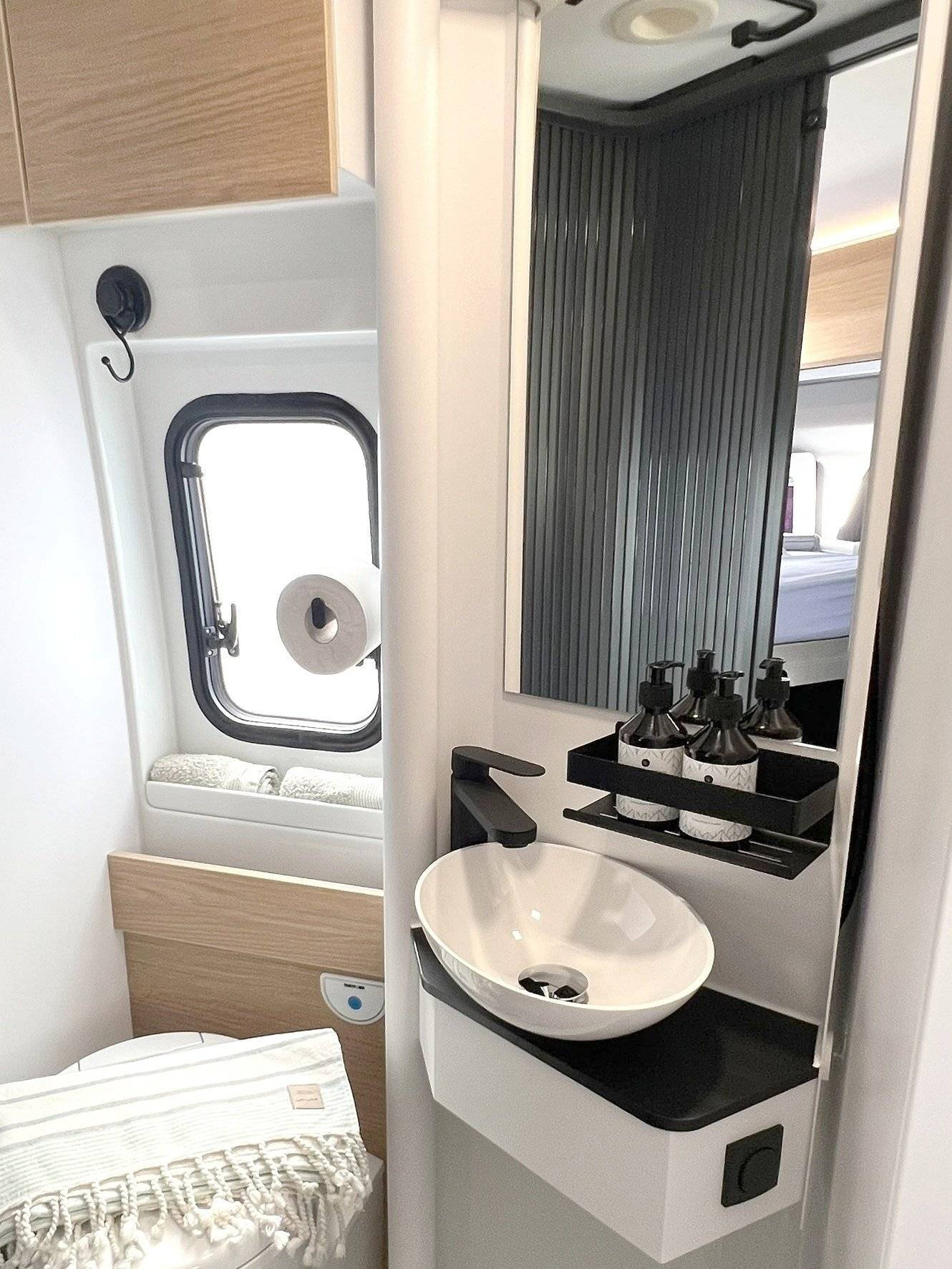 Adria Twin 640 SGX AUTOMATIC