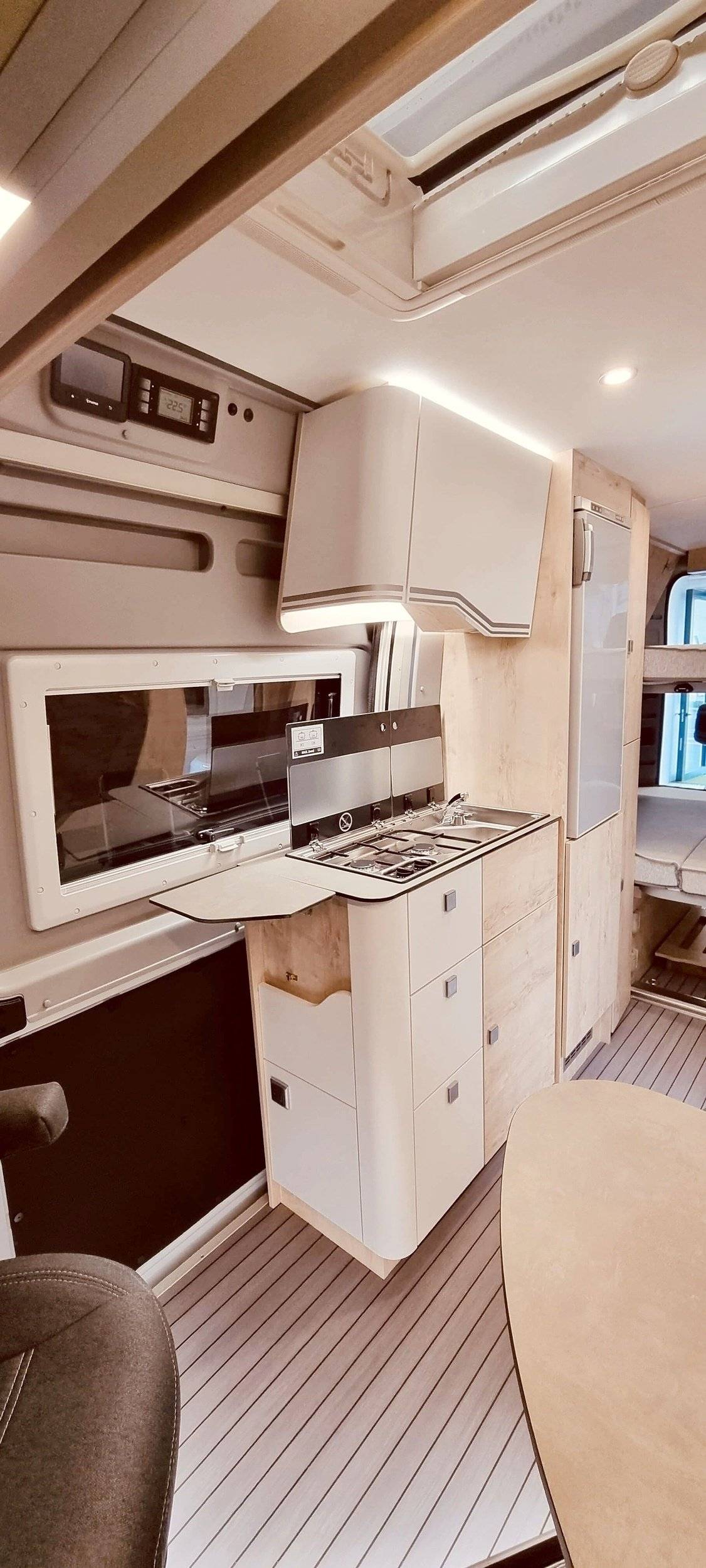 Jumper Desert Island