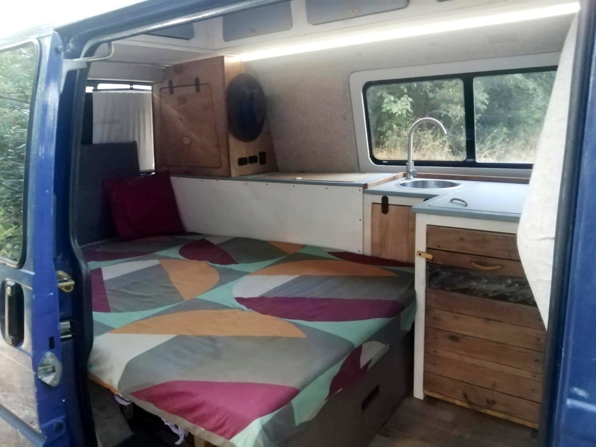 Volkswagen Transporter T4 2.4D