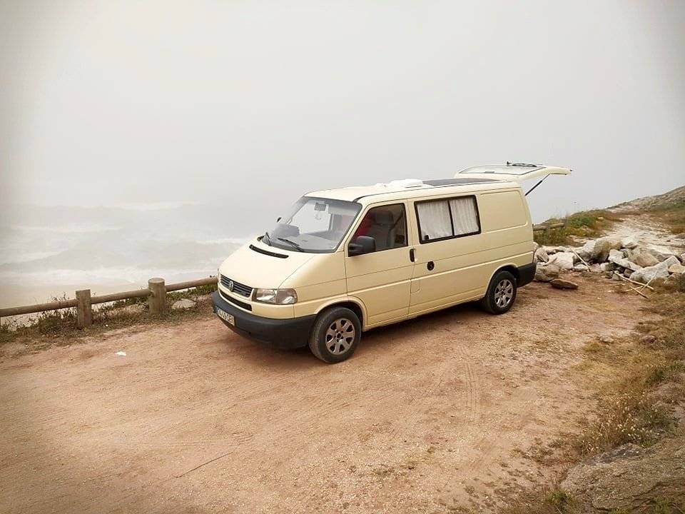 Vue avant de 3/4 Volkswagen - Yescapa