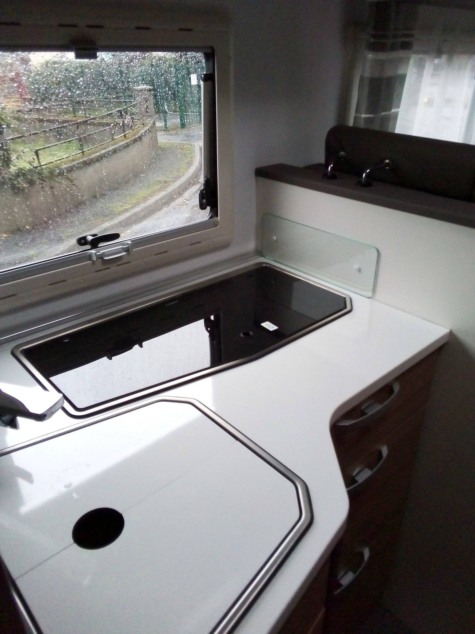 Adria matrix axess 670 sl