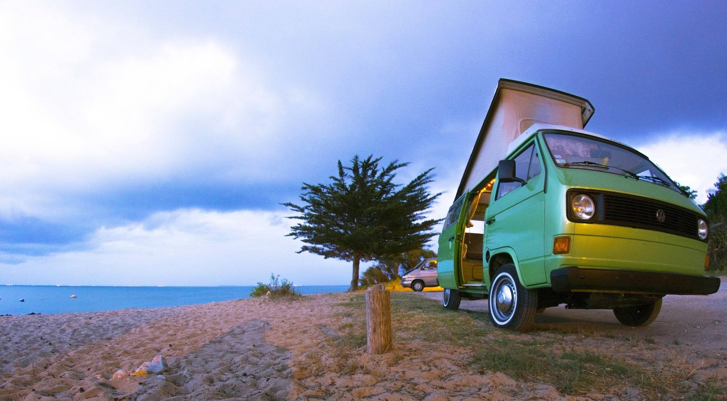 Volkswagen Van Aménagé  Vw Combi Transporter Westfalia California Royan La Rochelle