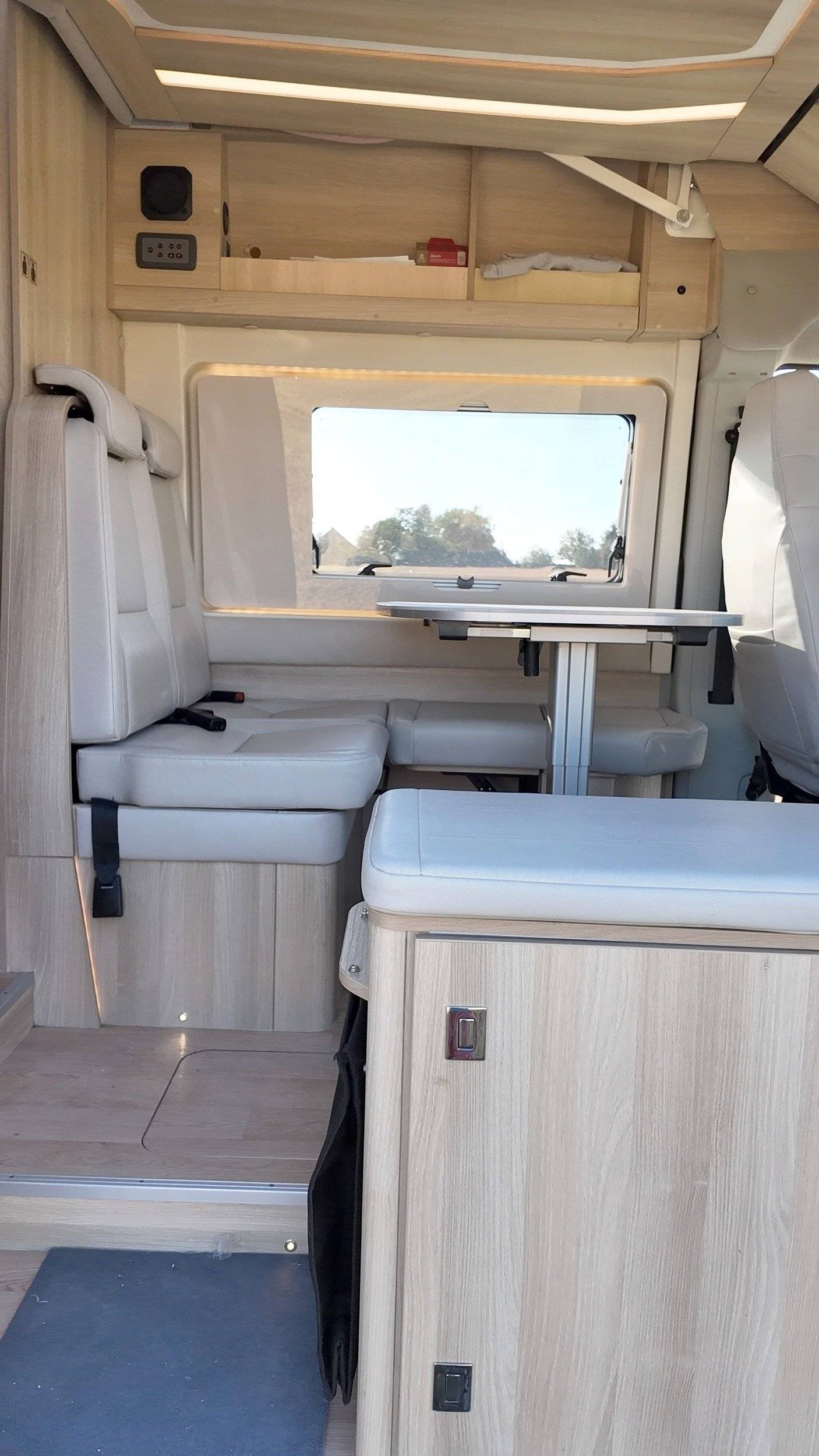 Área de jantar Fiat 2,3 l 130 ch. - Yescapa