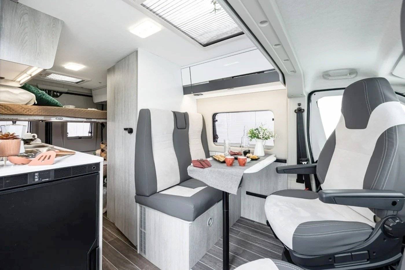 Dinette Citroën Jumper 2,2 l HDI 140 CV - Yescapa