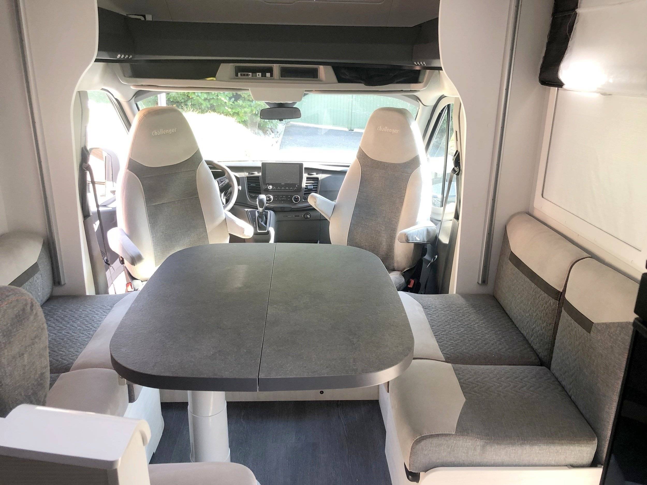 Challenger Transit 2,0 l 170 ch