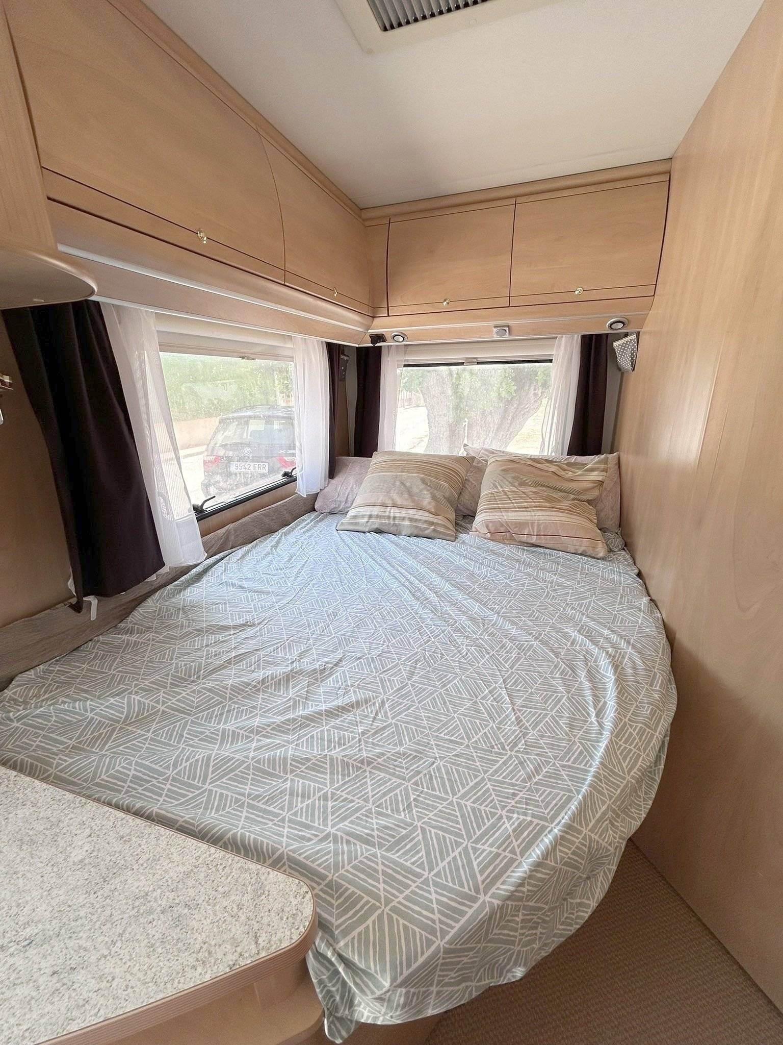 slaapplaatsen Fiat Ducato 2.8 JTD - Yescapa