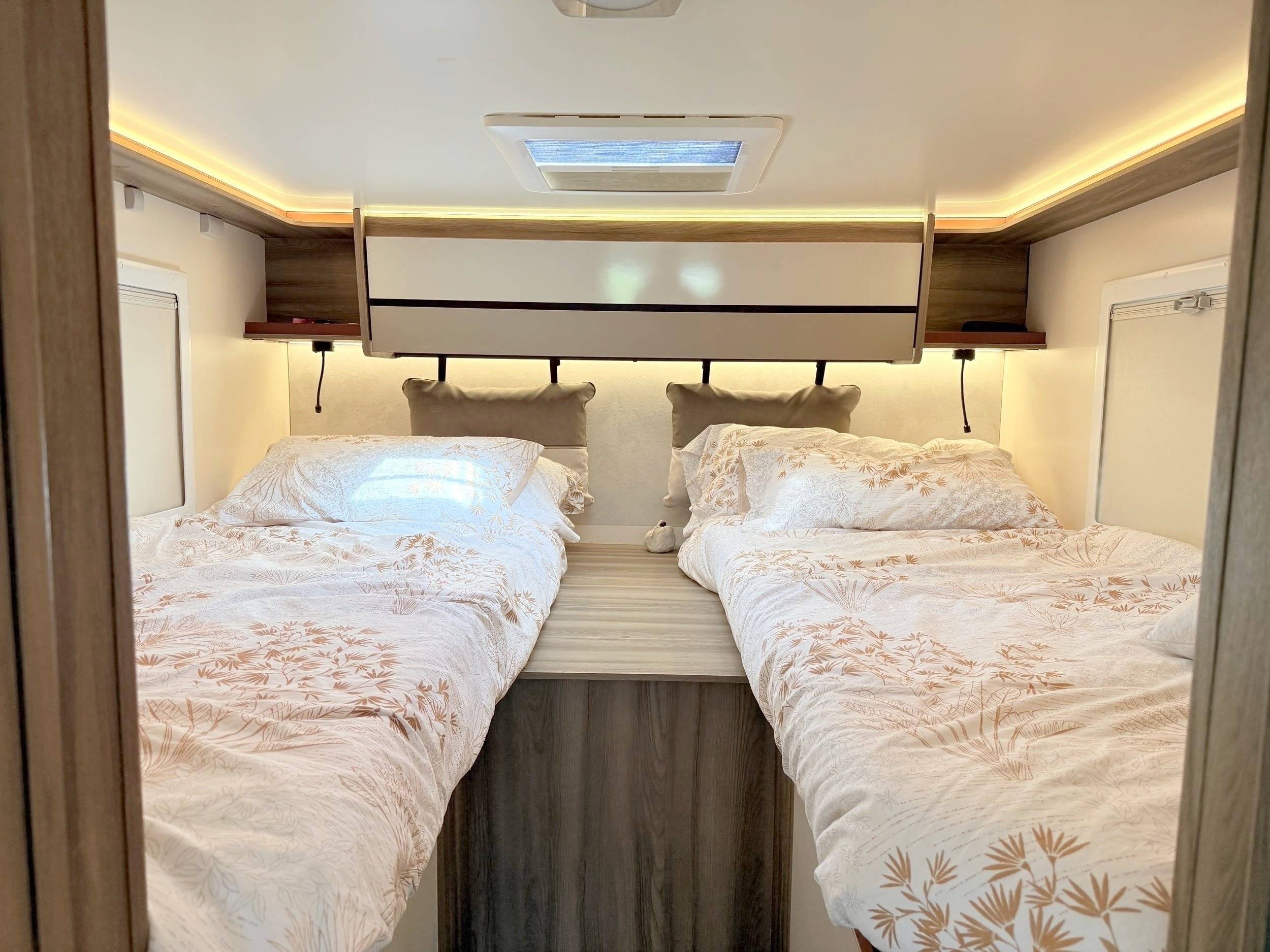 Berth Ford Transit 2,0 l 170 ch AUTOMATIC - Yescapa