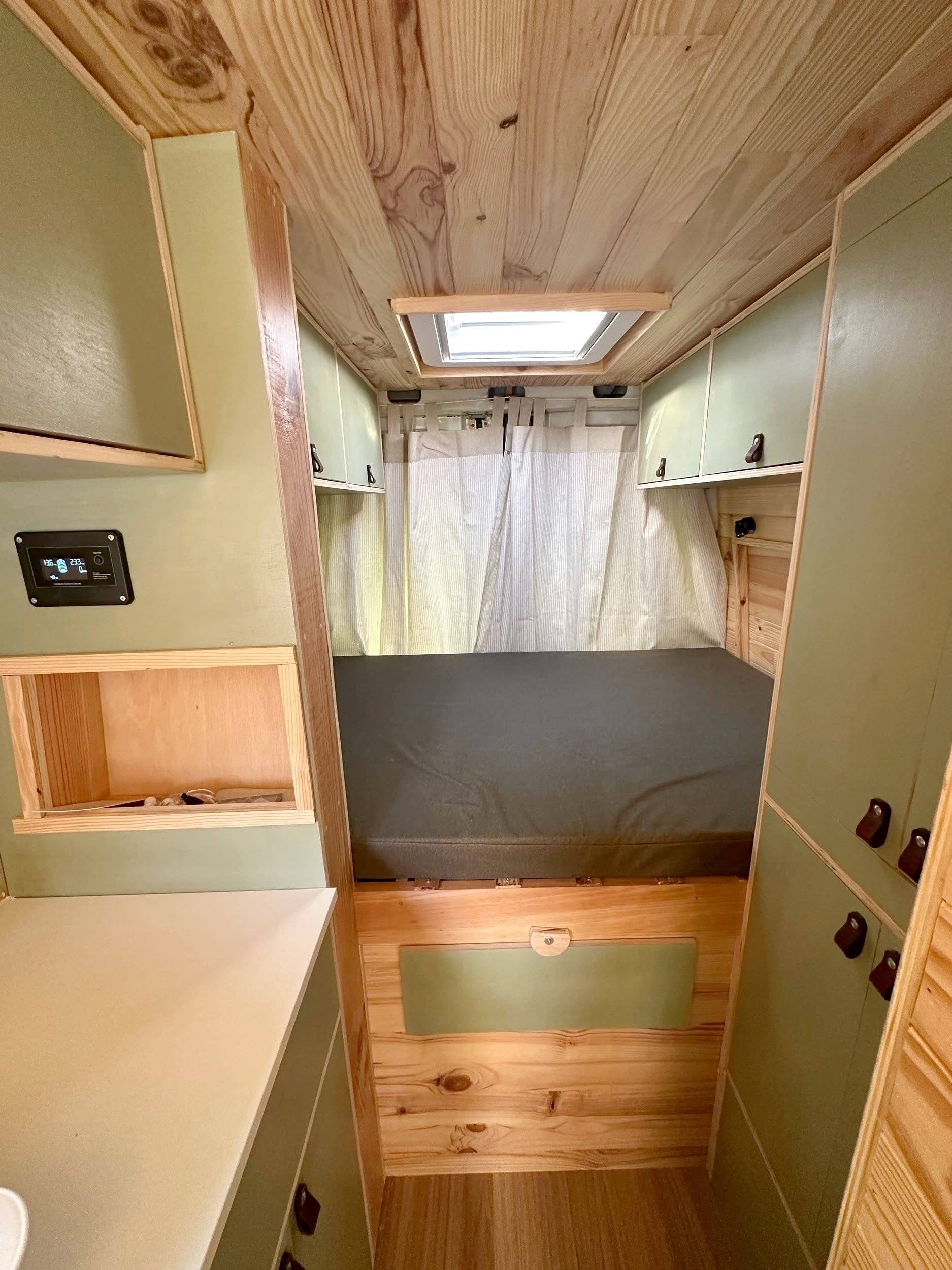 Berth Mercedes Sprinter 2,2 l CDI 150 ch. - Yescapa