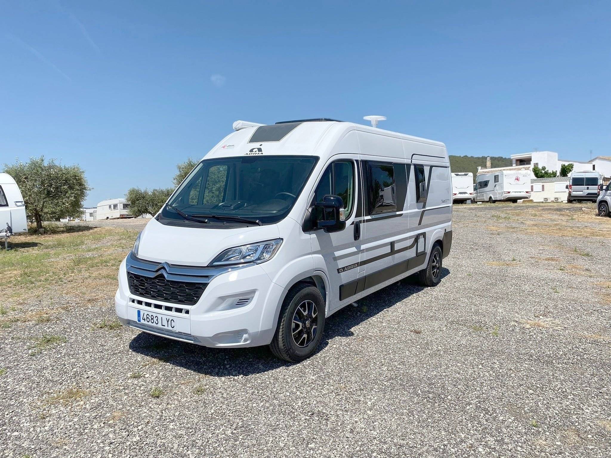 Adria Twin Axess 600SP Family