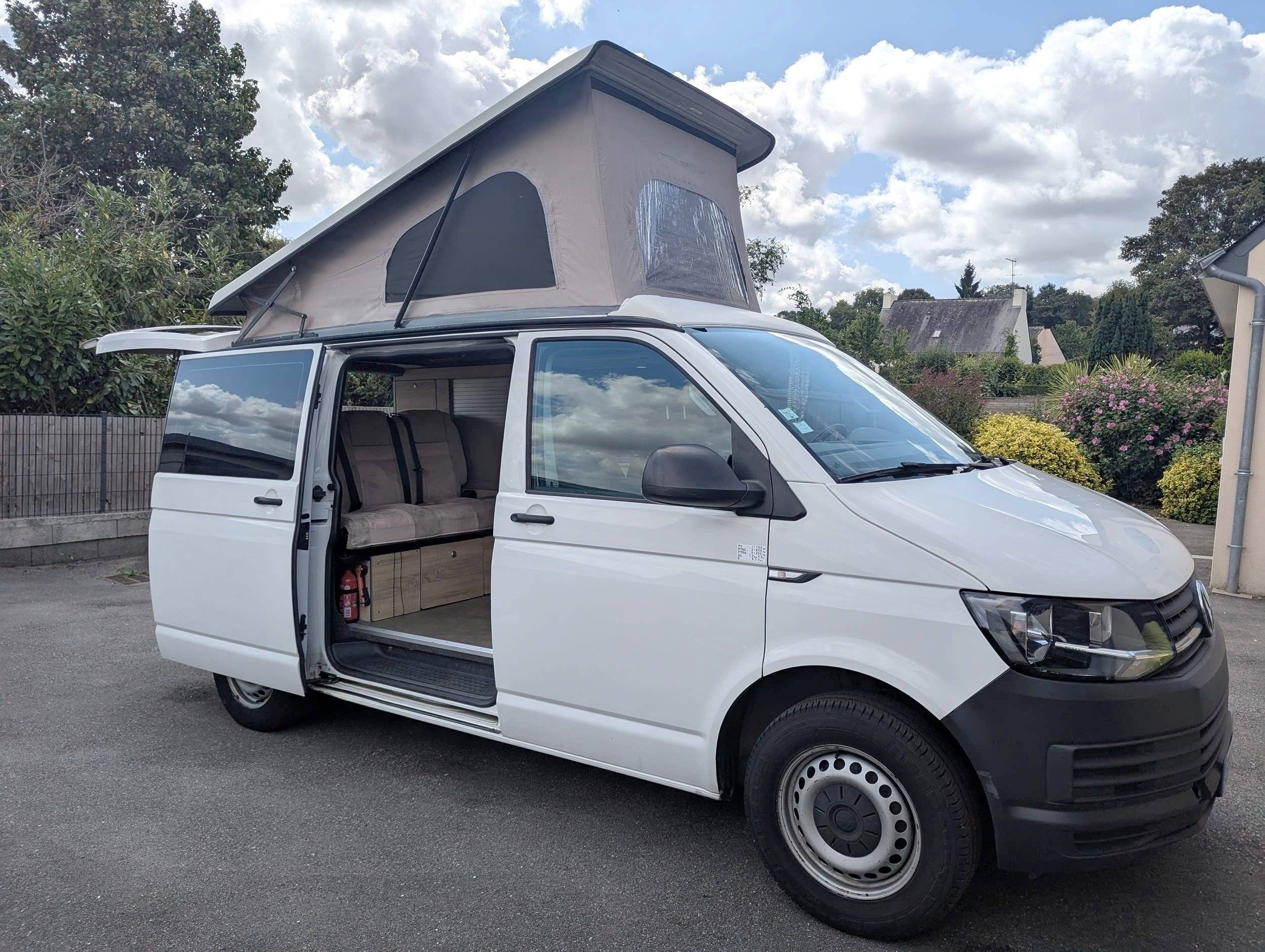 Voorkant 3/4 Volkswagen Volkswagen Transporter T6 - Yescapa
