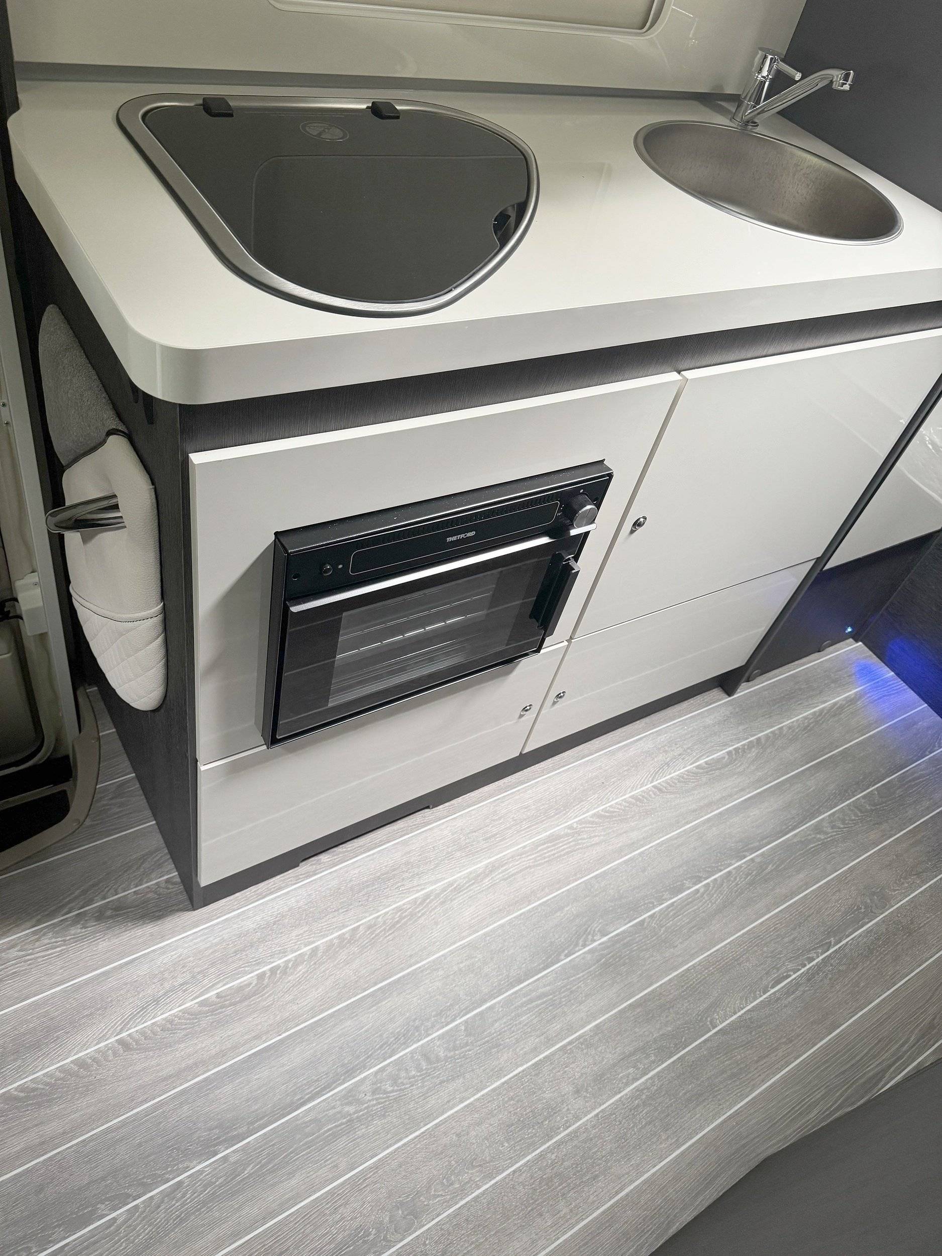 Select 277 Alkoven 7 Sitze Transit