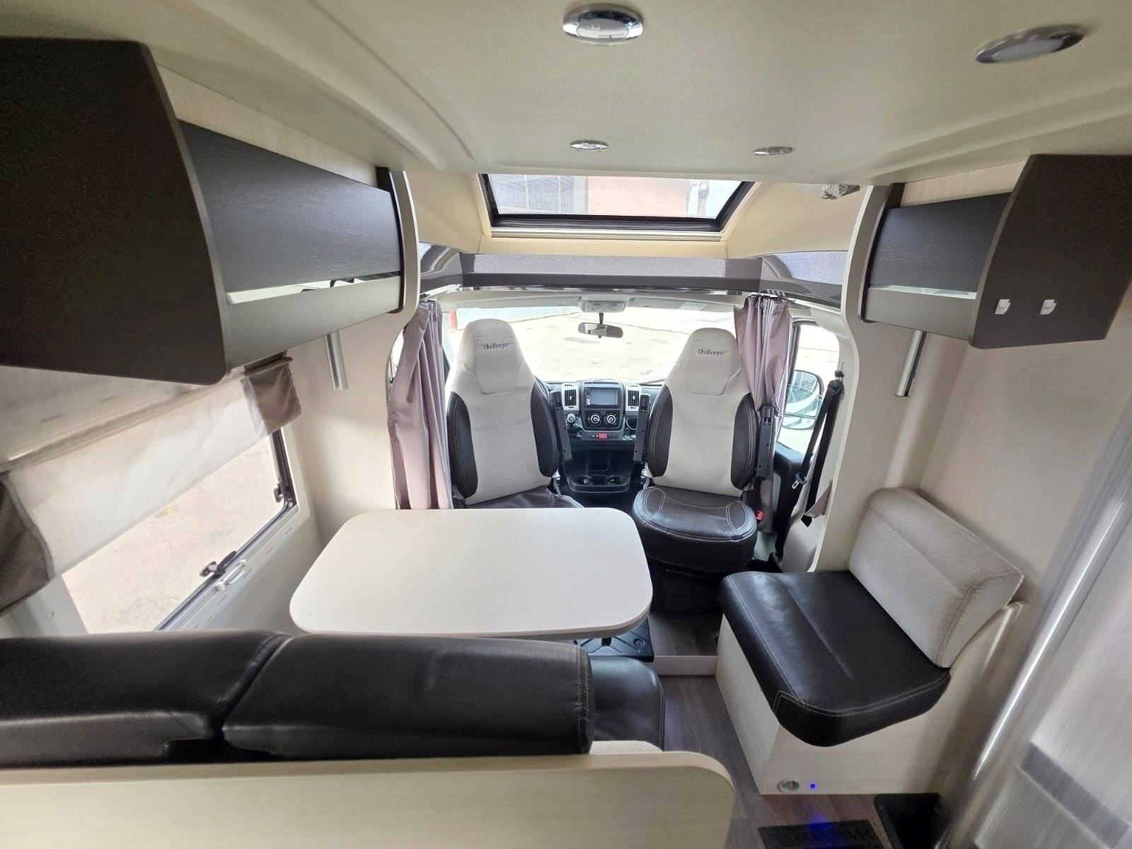 Dining Area Fiat FIAT DUCATO - Yescapa