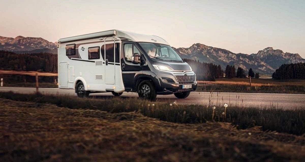 Voorkant 3/4 Citroën V132 - Yescapa