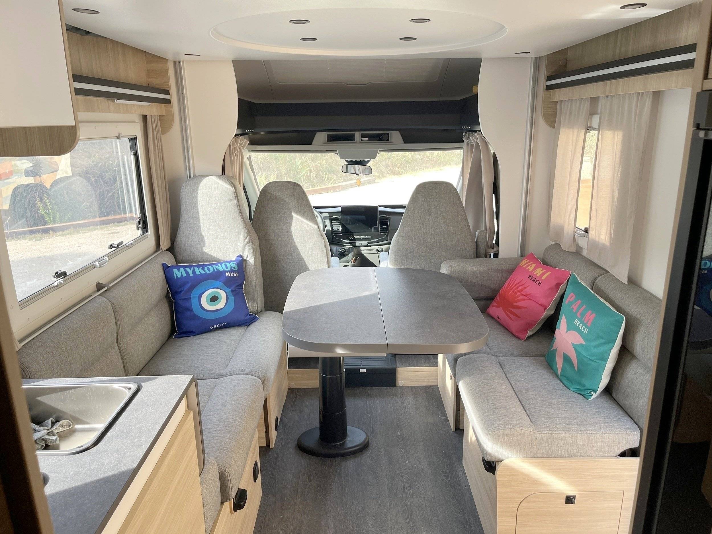 Dinette Fiat 720 - Yescapa