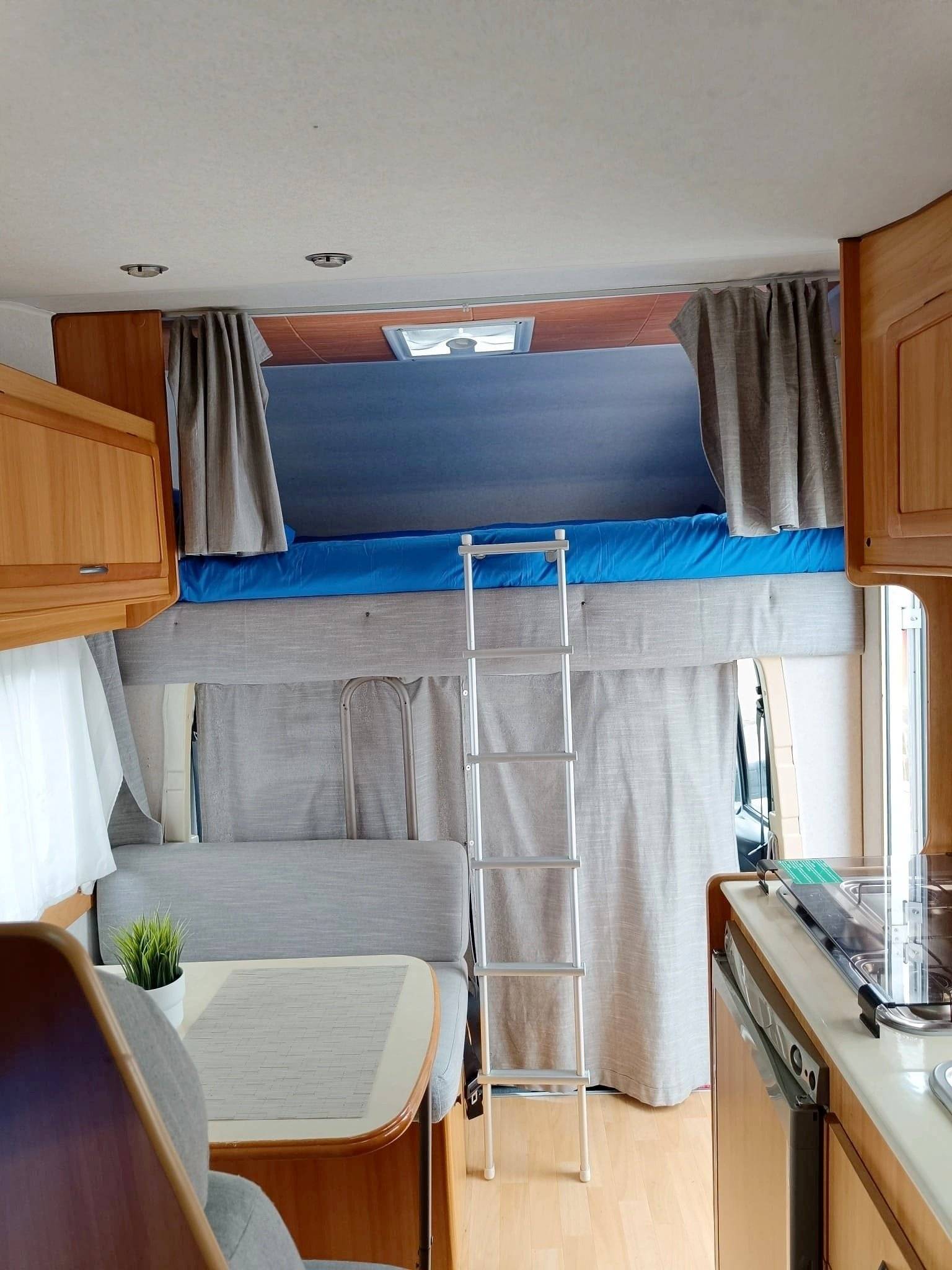 Schlafplätze Fiat Ducato 2.8 JTD - Yescapa