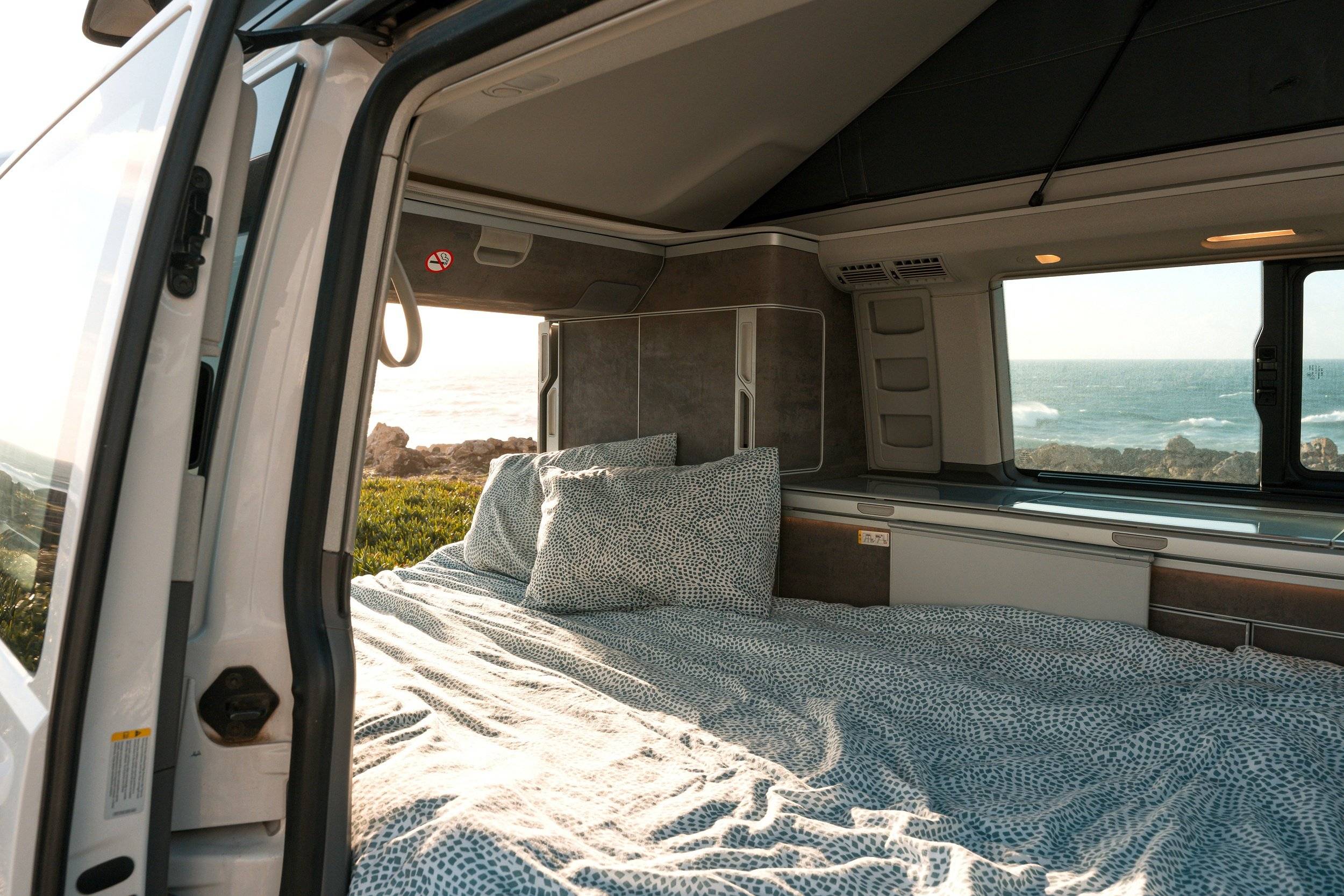 Plazas en cama Eu California Standard 4 Auto Base Eu California Standard 4 Auto Base - Yescapa