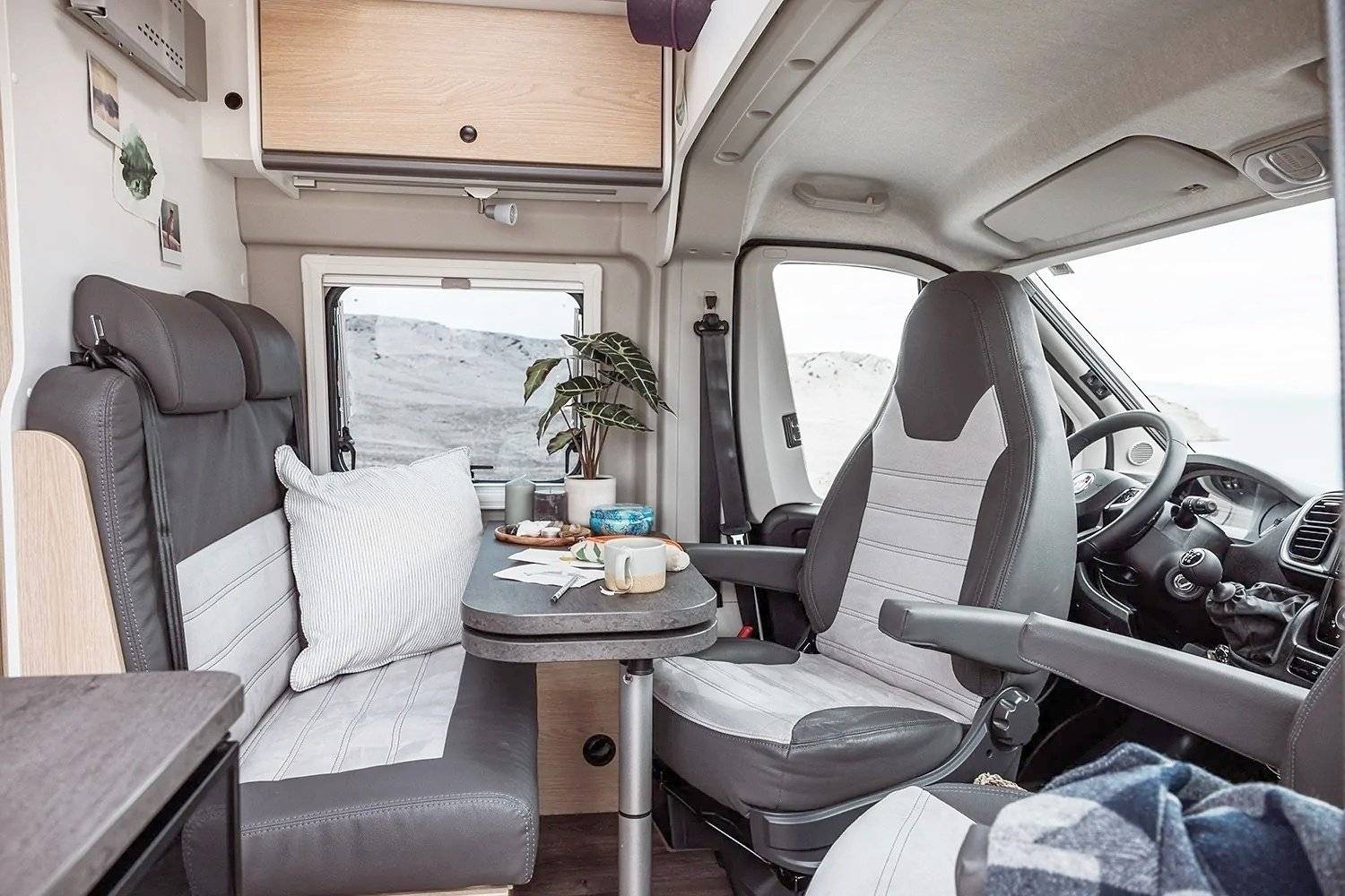 Área de jantar Fiat Ducato - Yescapa