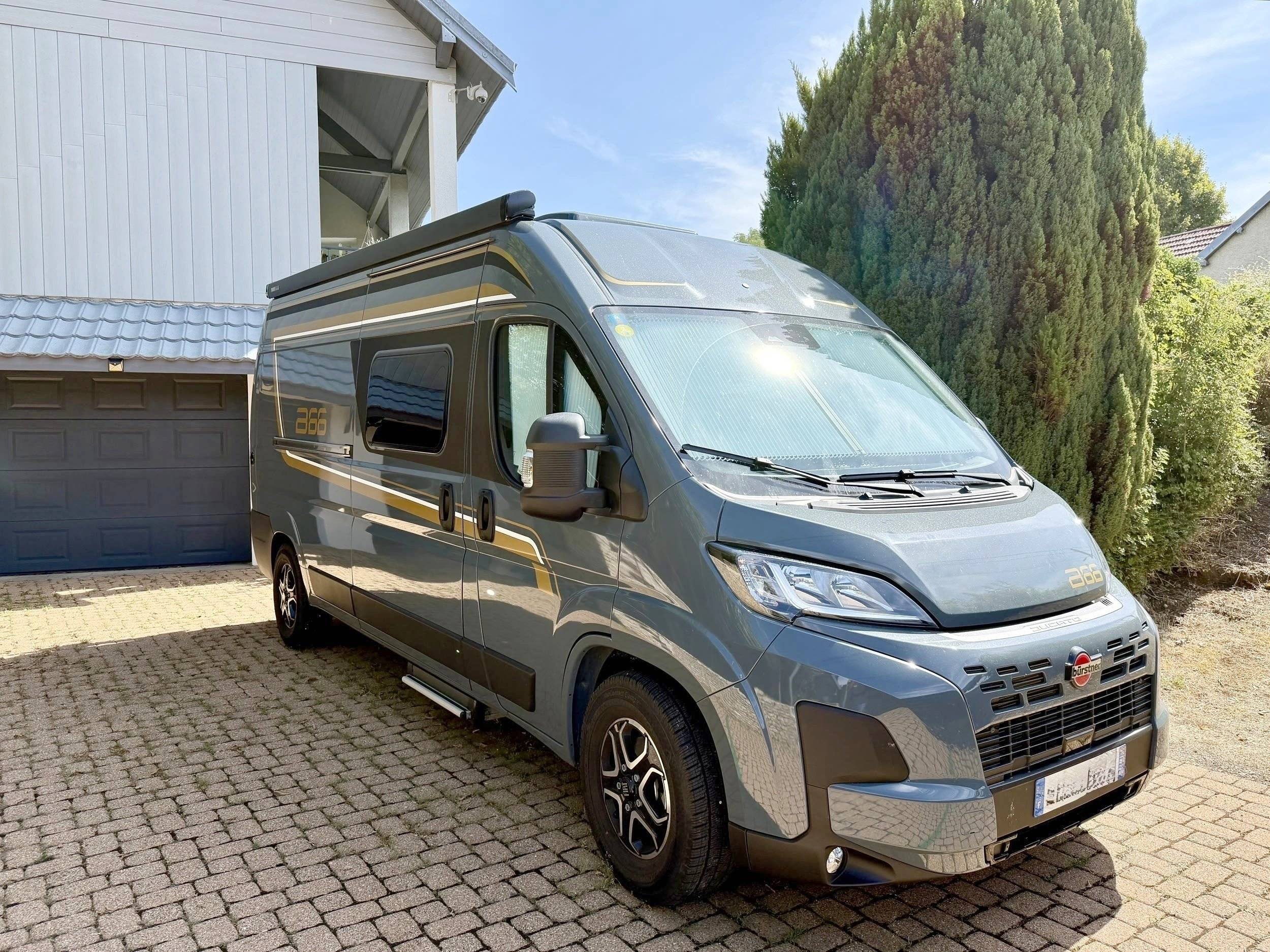 Front view from 3/4 Fiat Ducato Multijet 3 - 2,2L 140 ch - Yescapa
