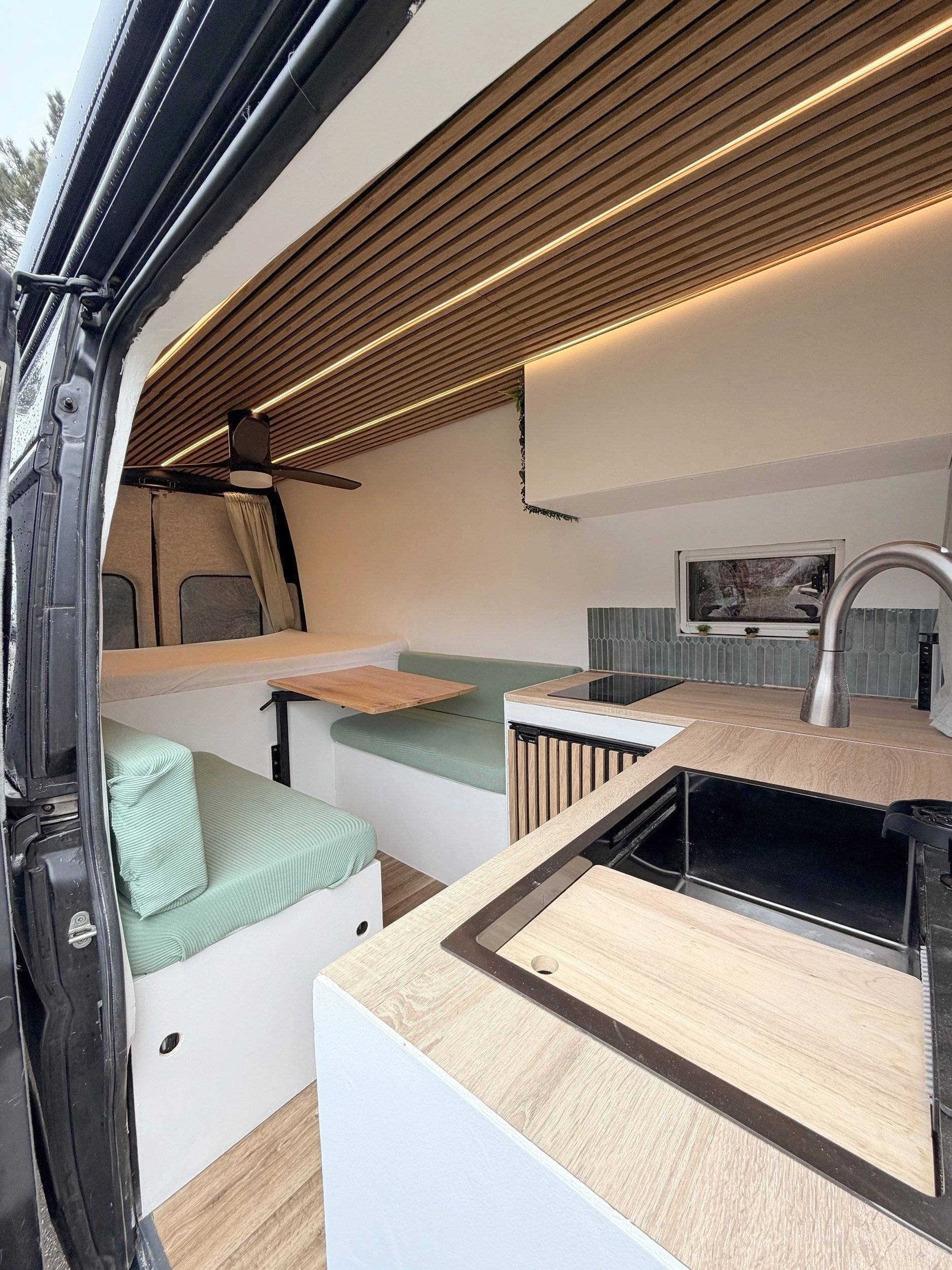 Coin repas Citroën Jumper 2,0 l 163 ch - Yescapa