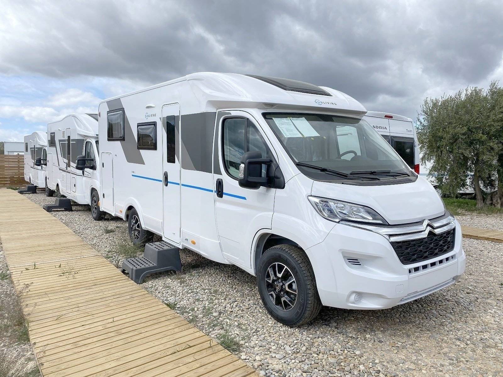 location-low-profile-rv-madrid-getafe-sun-living-c65-sl-71609