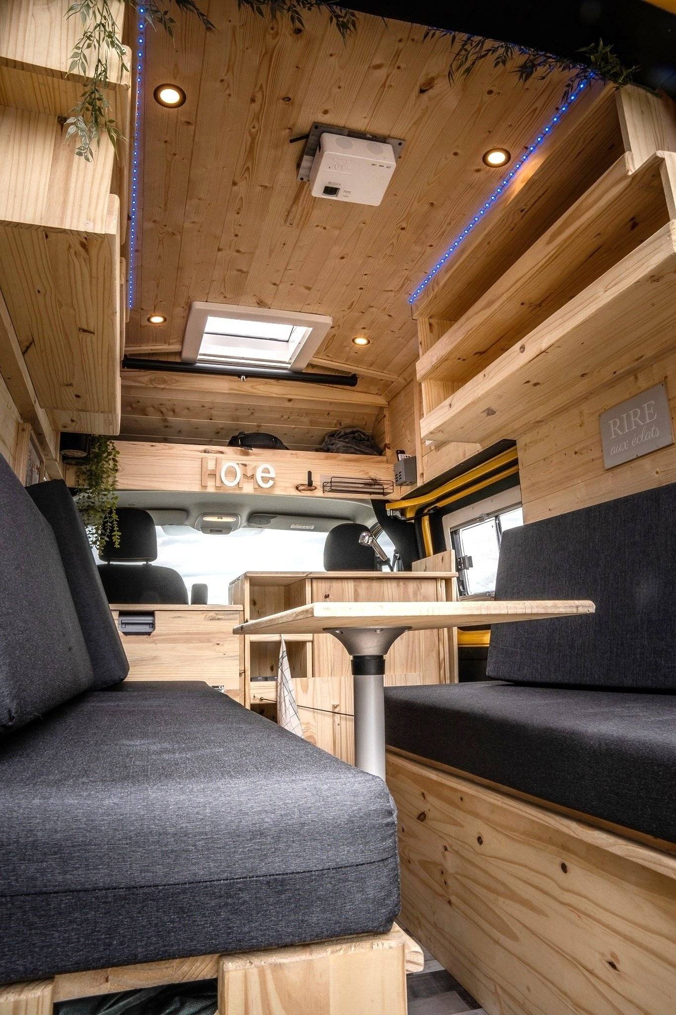 VanRoadEvasion  RENAULT TRAFIC