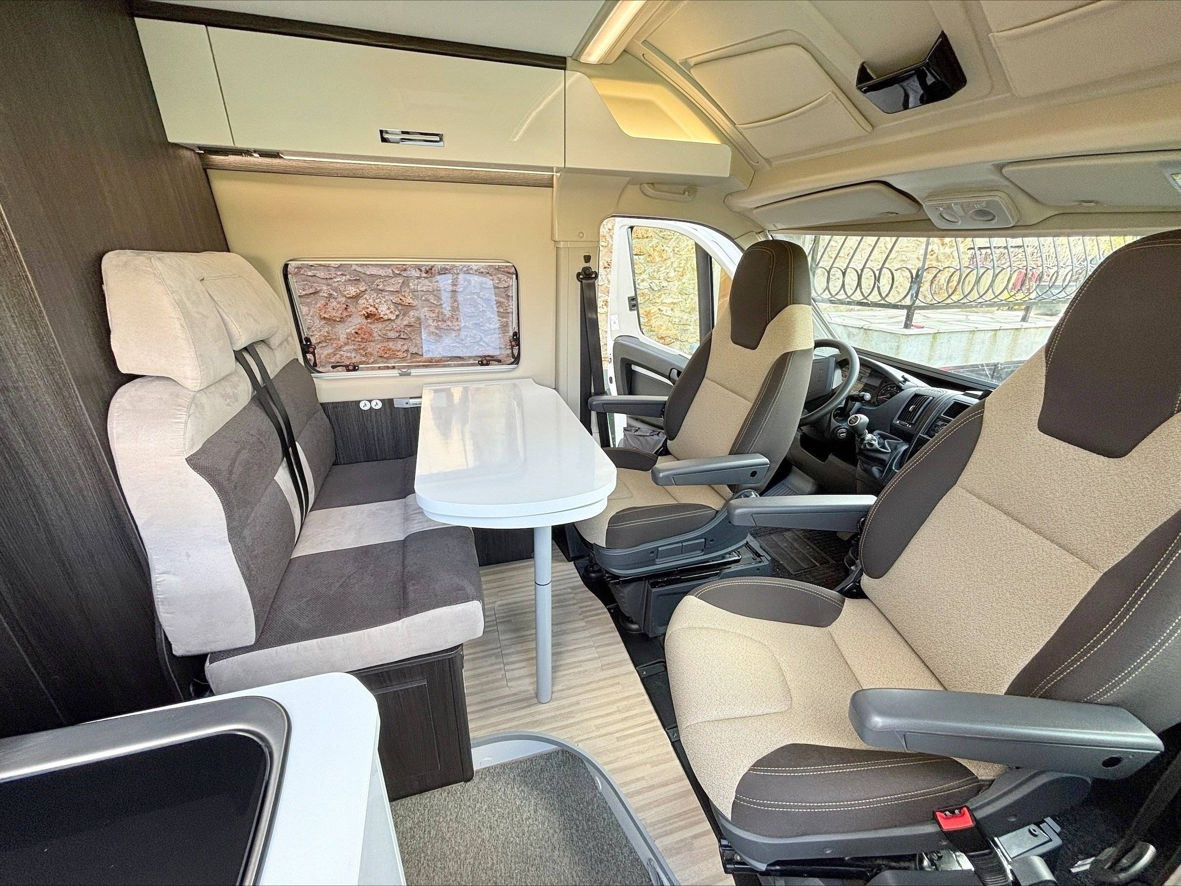 Coin repas Fiat Fiat Ducato 140 - Yescapa