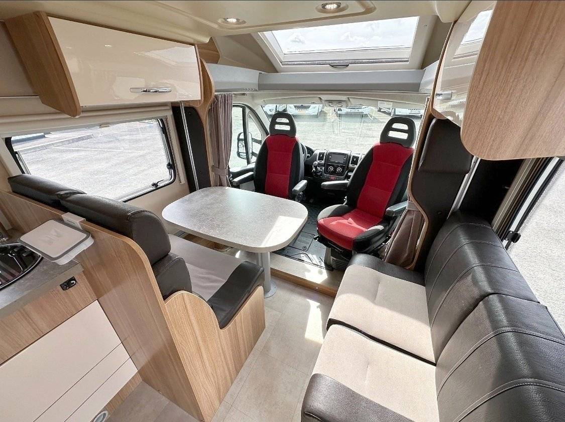 Dining Area Fiat FIAT DUCATO - Yescapa