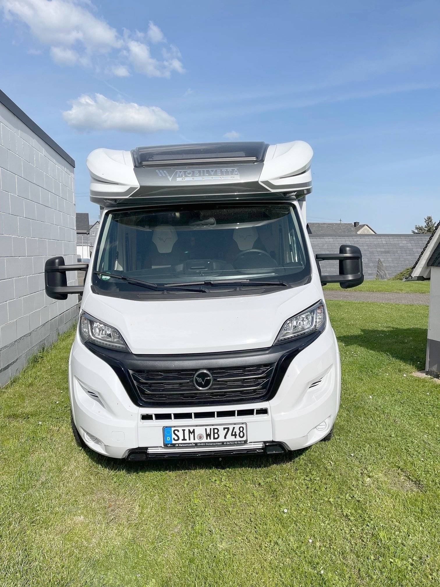 schräge Vorderansicht Fiat Fiat ducato - Yescapa