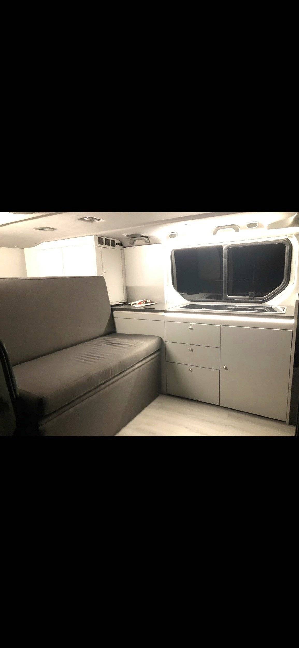 Coin repas Renault Trafic 1.9 100ch - Yescapa