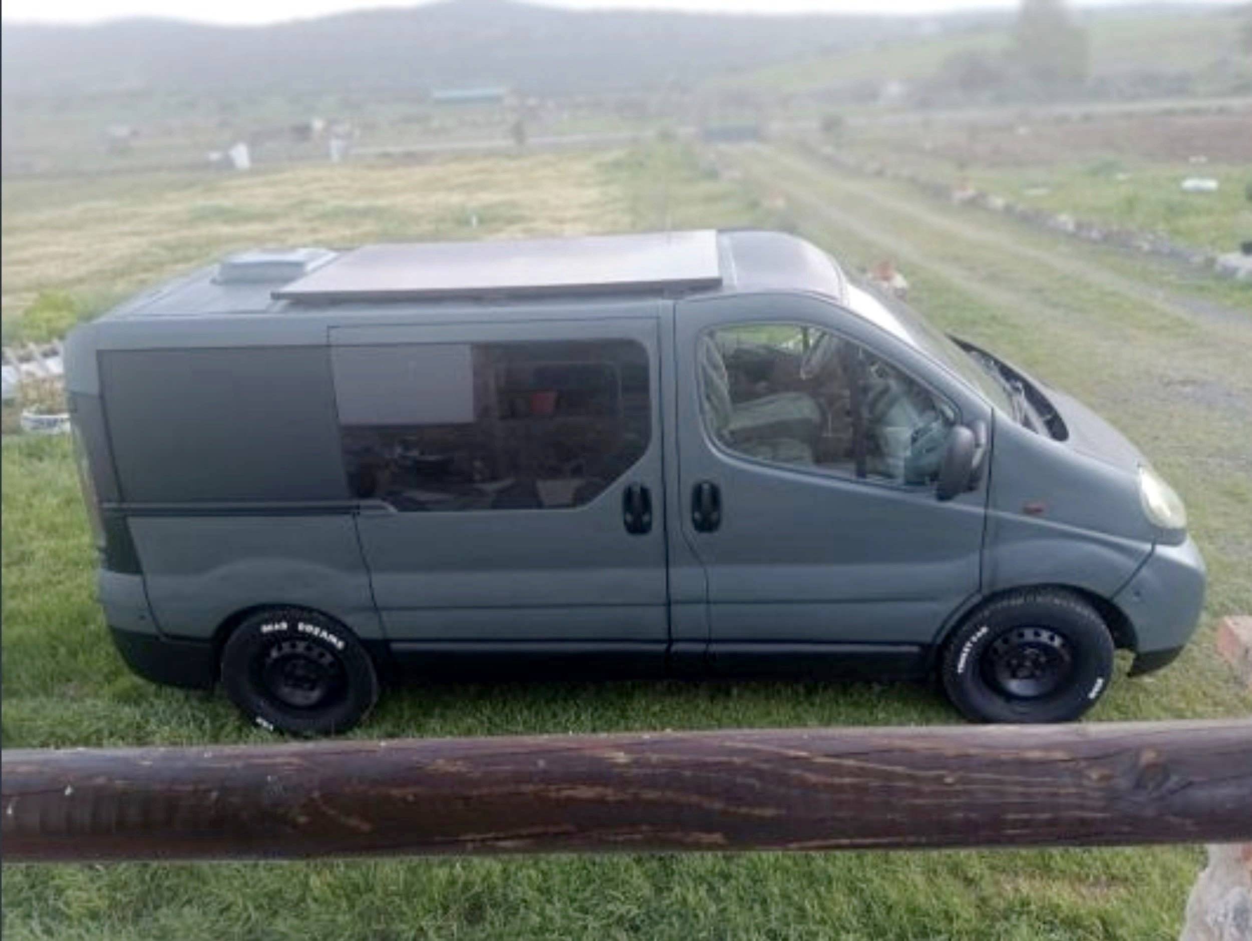 Vista de 3/4 Opel - Yescapa