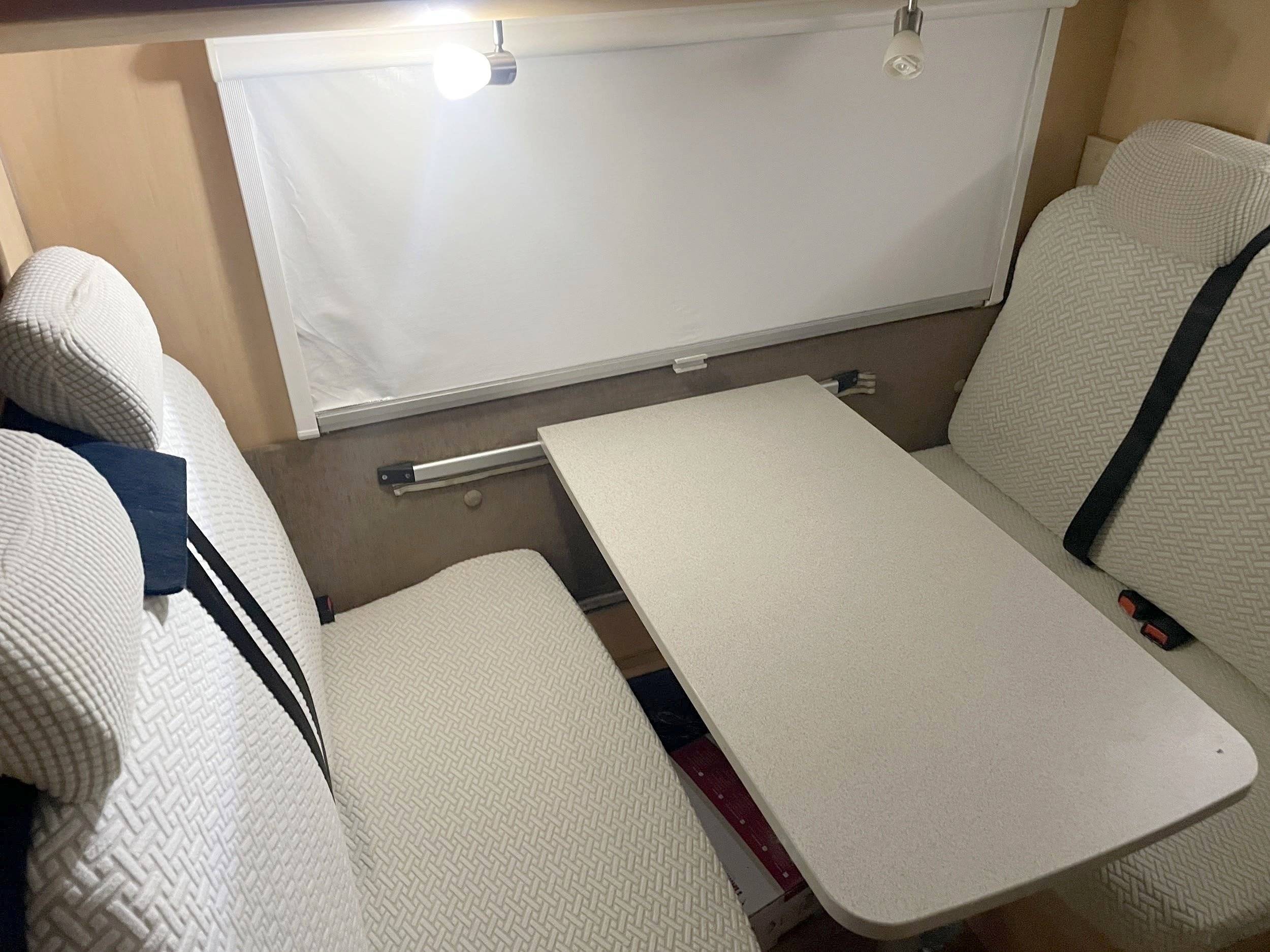 Dinette Iveco Fiat ducato - Yescapa