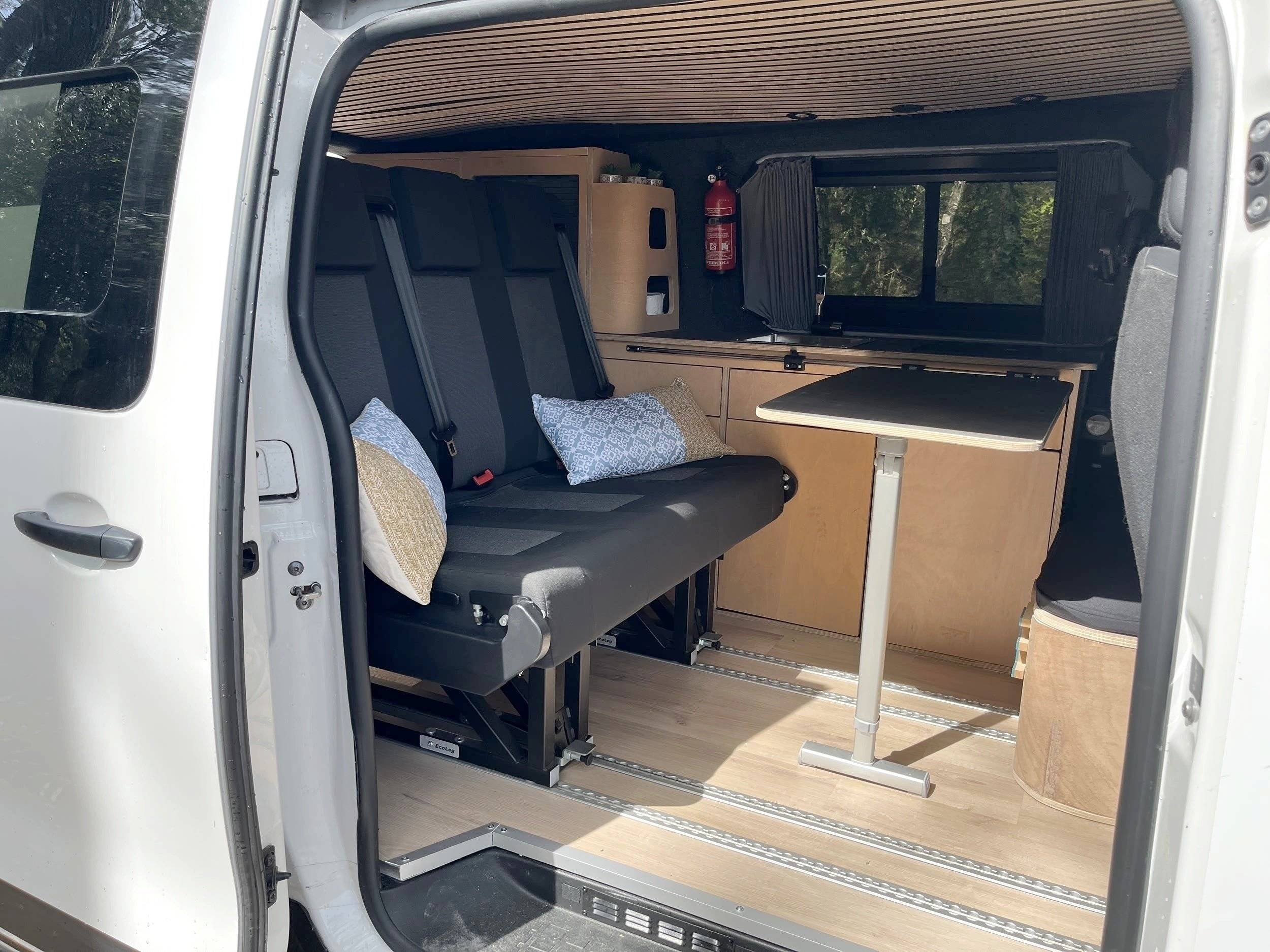 Essecke Peugeot Expert 180 ch eat8 - Yescapa