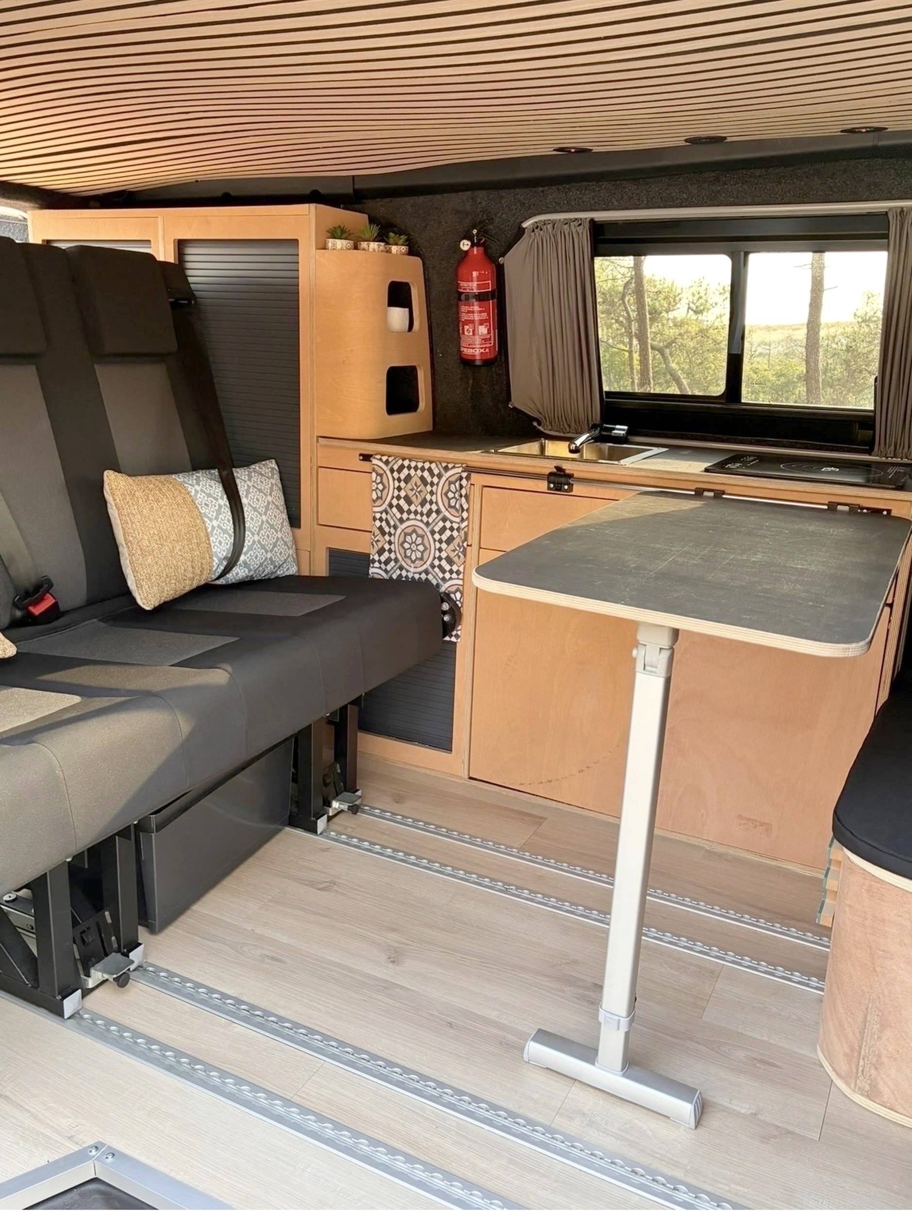 Concept Van Loisirs Expert 180 ch eat8