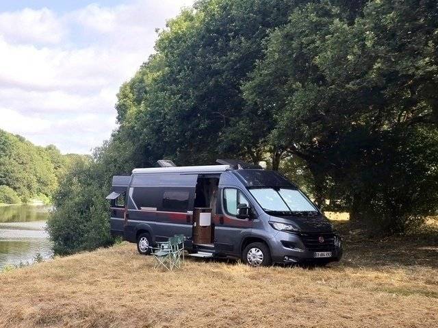 Vue avant de 3/4 Fiat Fiat Ducato - Yescapa