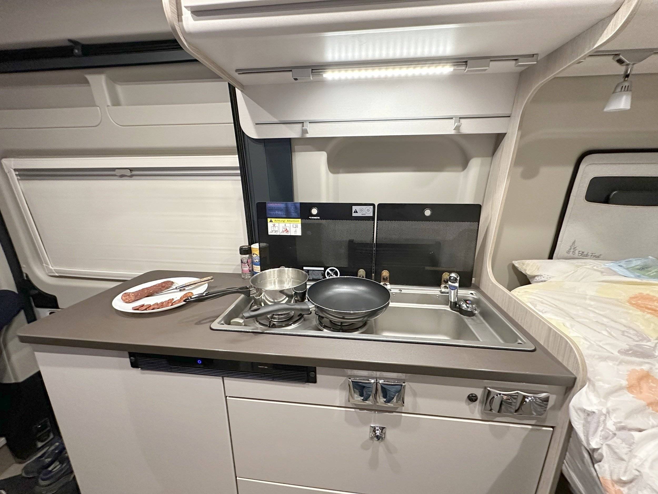 Bürstner CAMPEO C600 BLACK FOREST