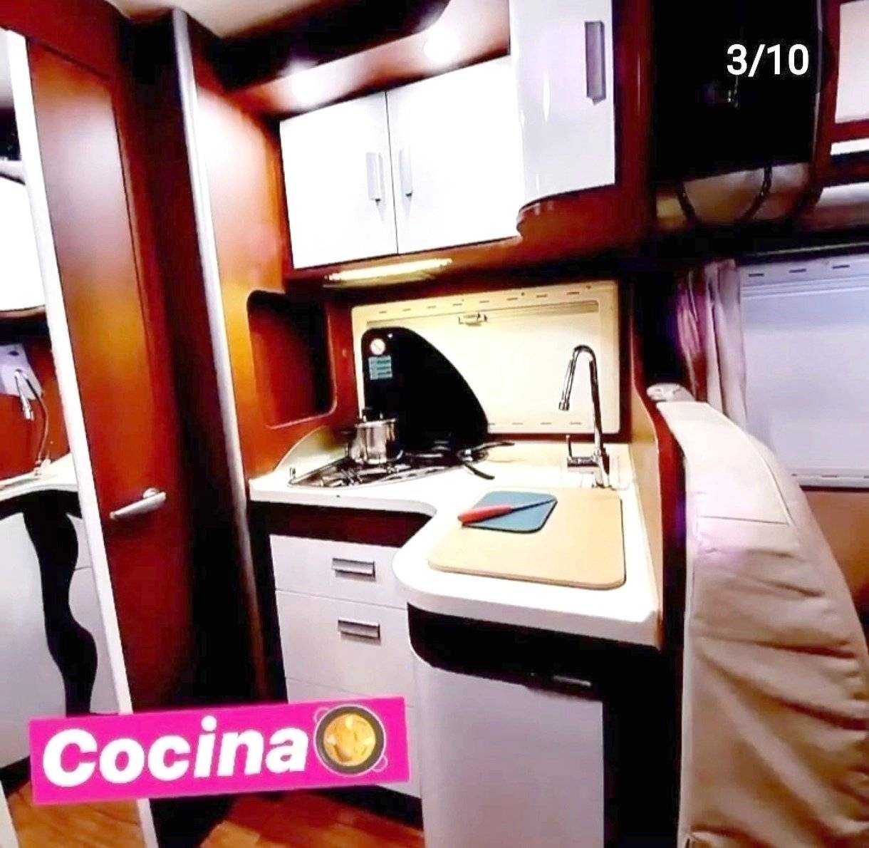 Kitchen Fiat Ducato 2,0 l 130 ch - Yescapa