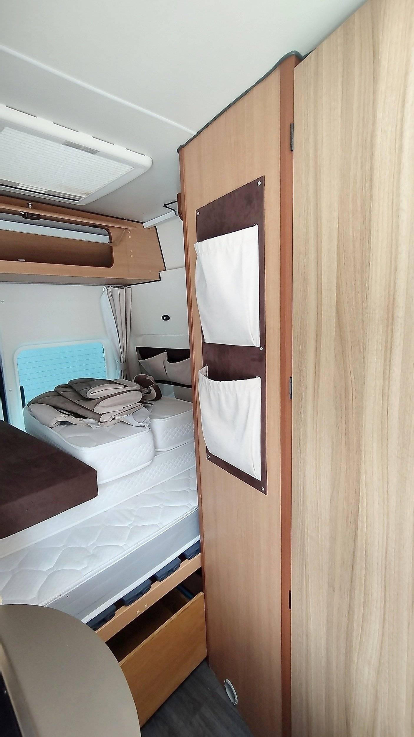 llits Ford Transit 2,2 l 125 ch - Yescapa