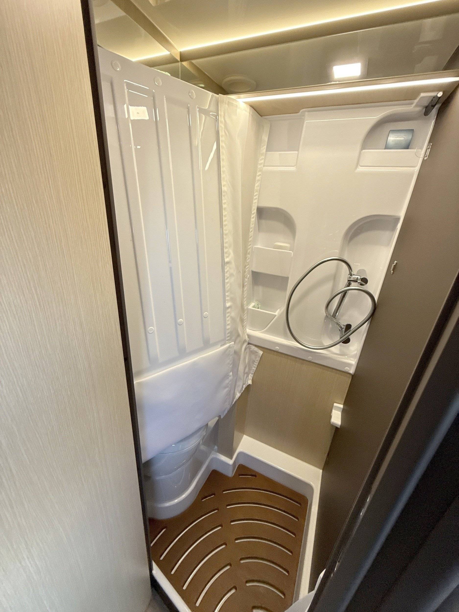 Autostar V590LT Design Edition