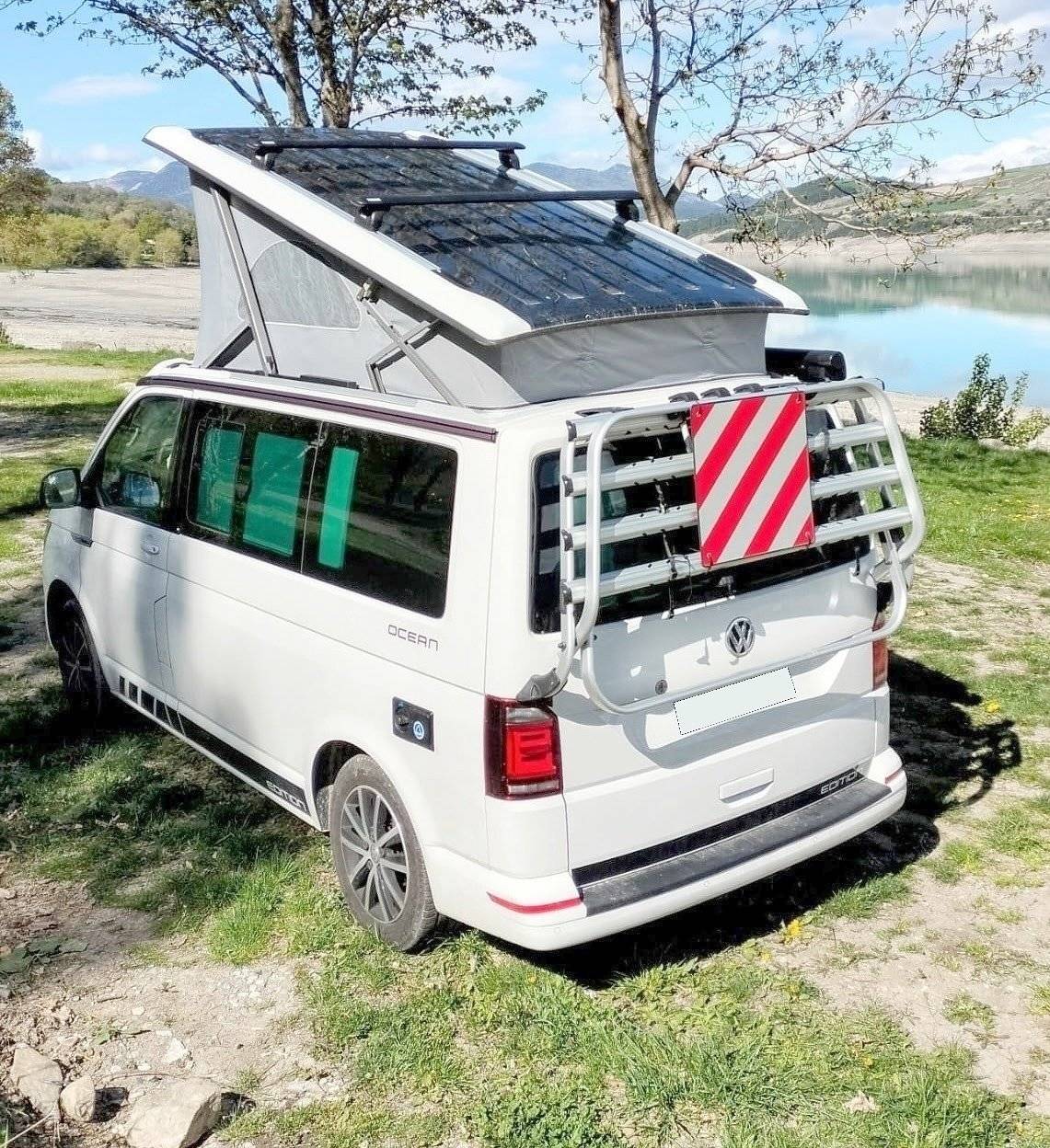 Rear view Volkswagen VOLKSWAGEN CALIFORNIA - Yescapa