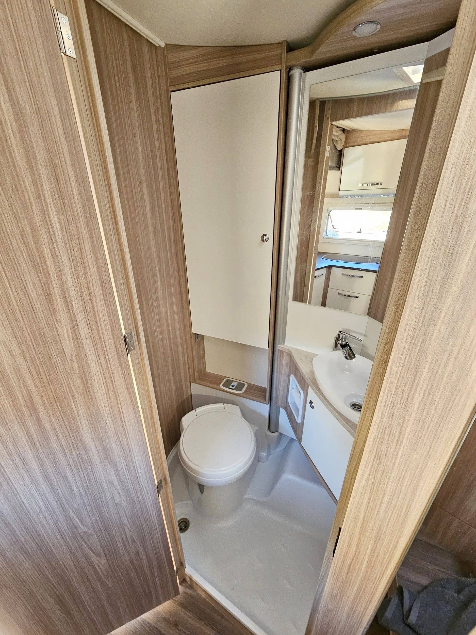 Bürstner Ixeo 726 g