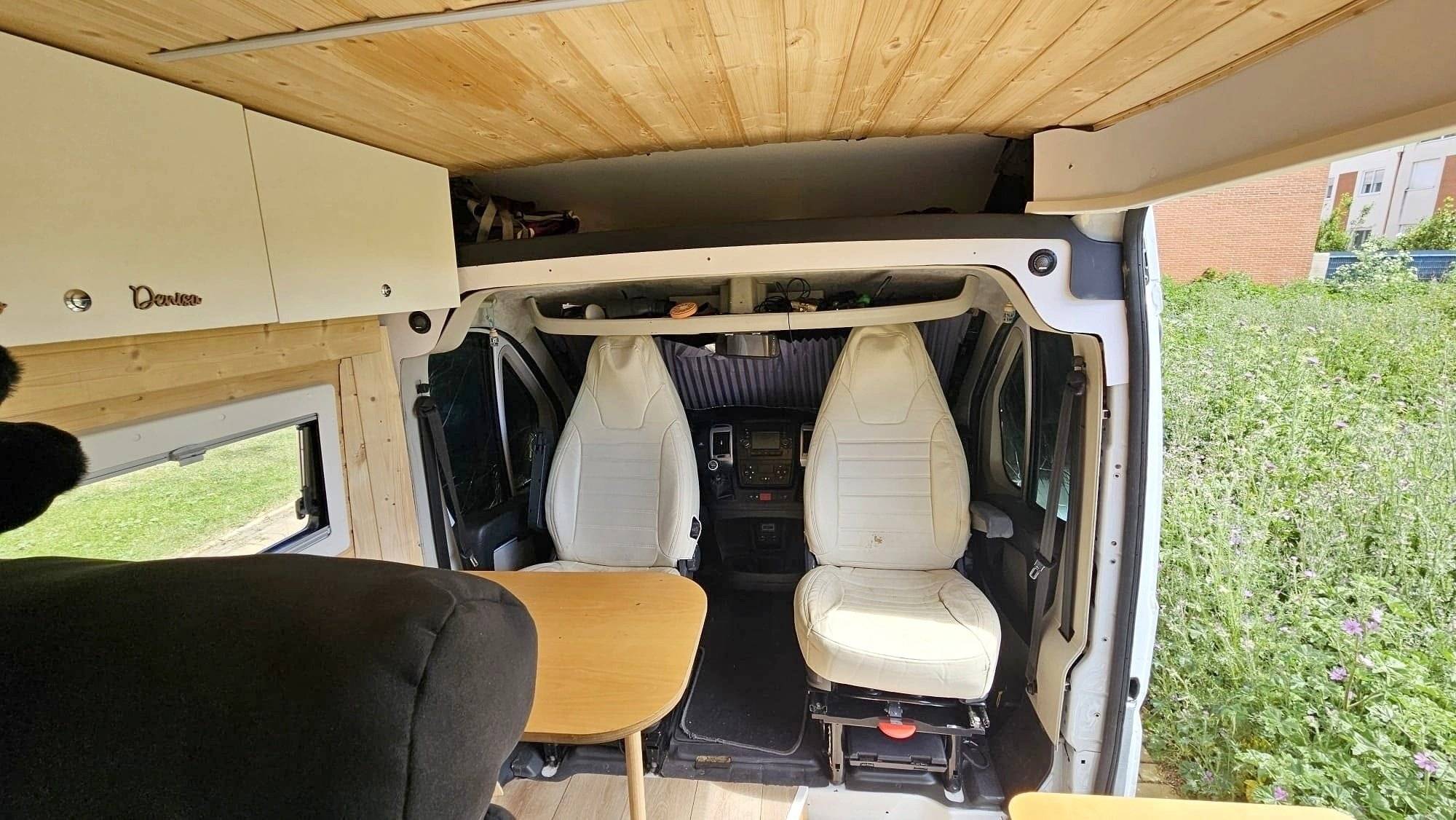 Dinette Fiat Ducato 2,3 l 180 ch - Yescapa
