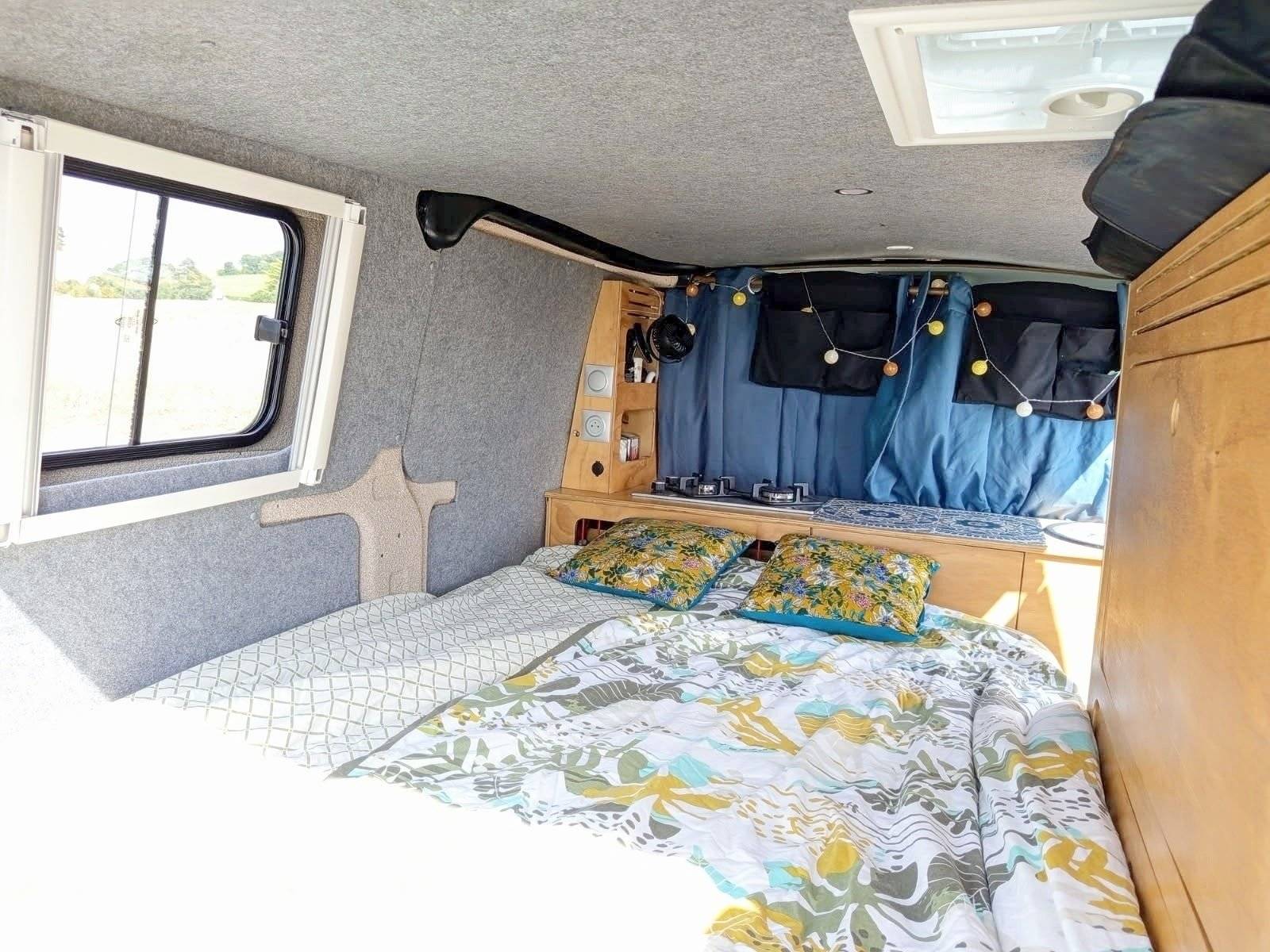 Slaapplaatsen Ford Ford Transit Custom - Yescapa