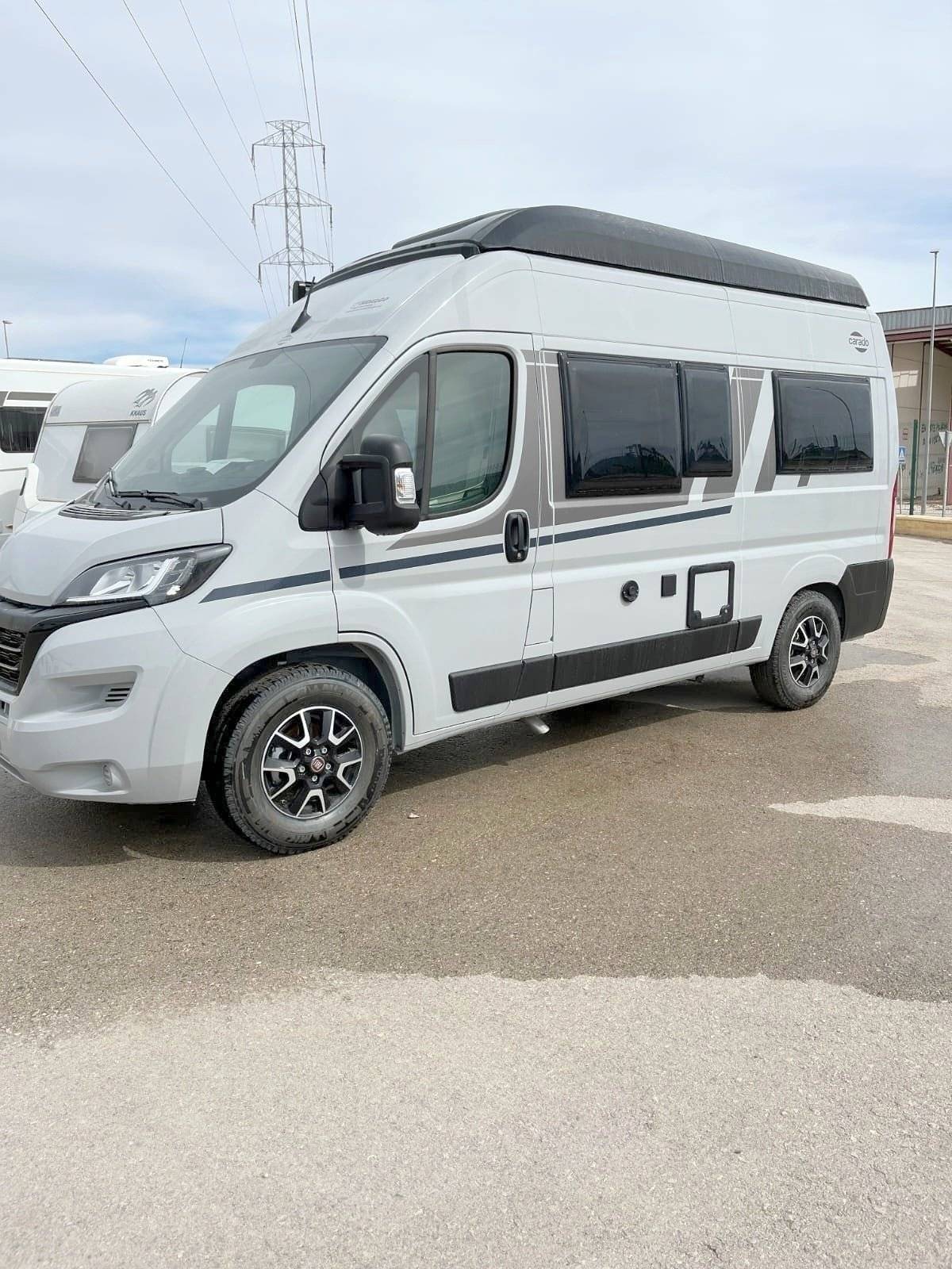 Vista del vehicle angle davanter  - Yescapa