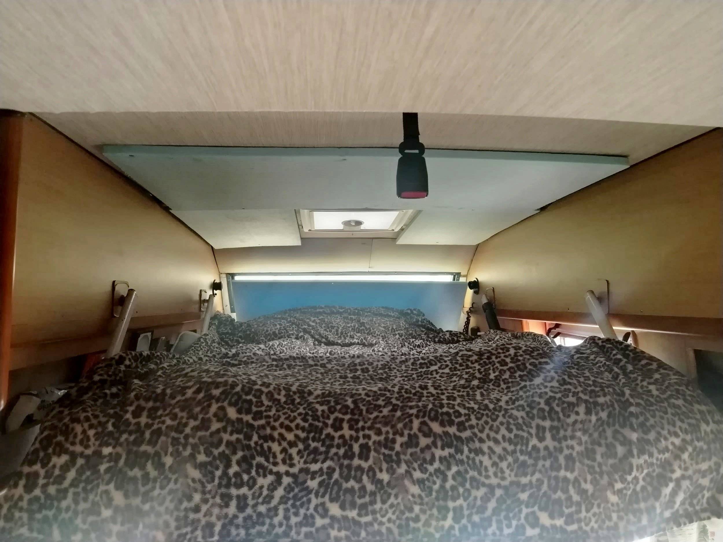 Berth Volkswagen LT35 - Yescapa